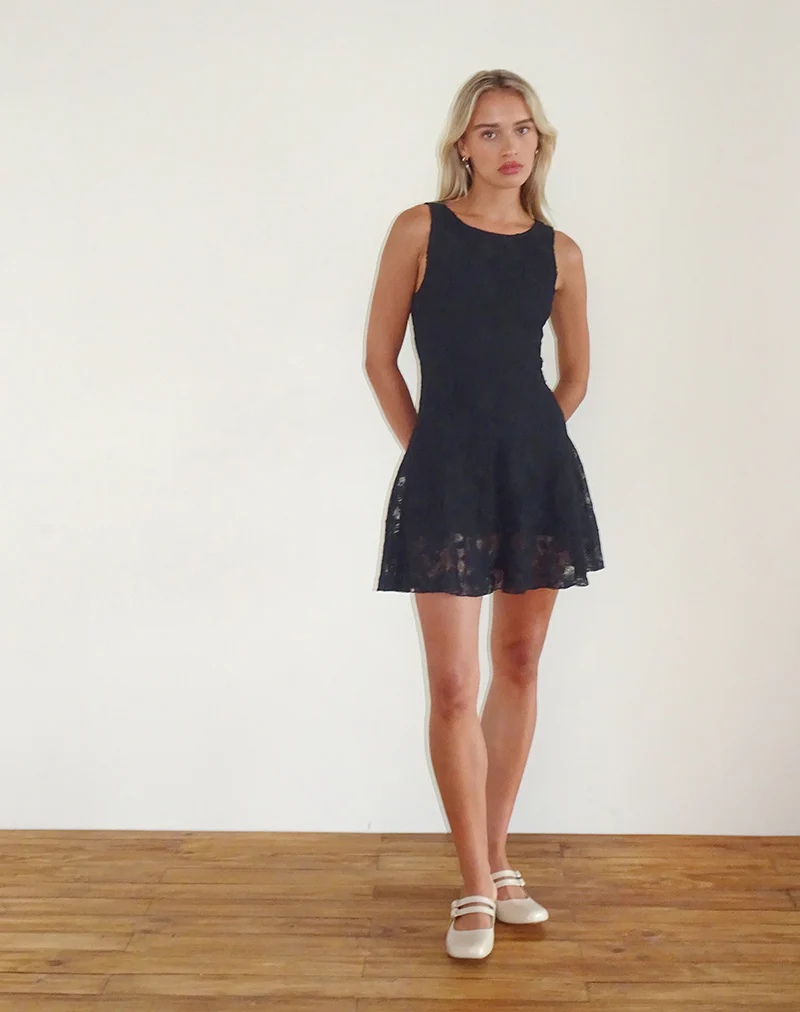 Ambika Dress in Textured Lace Rose Black - Image 4
