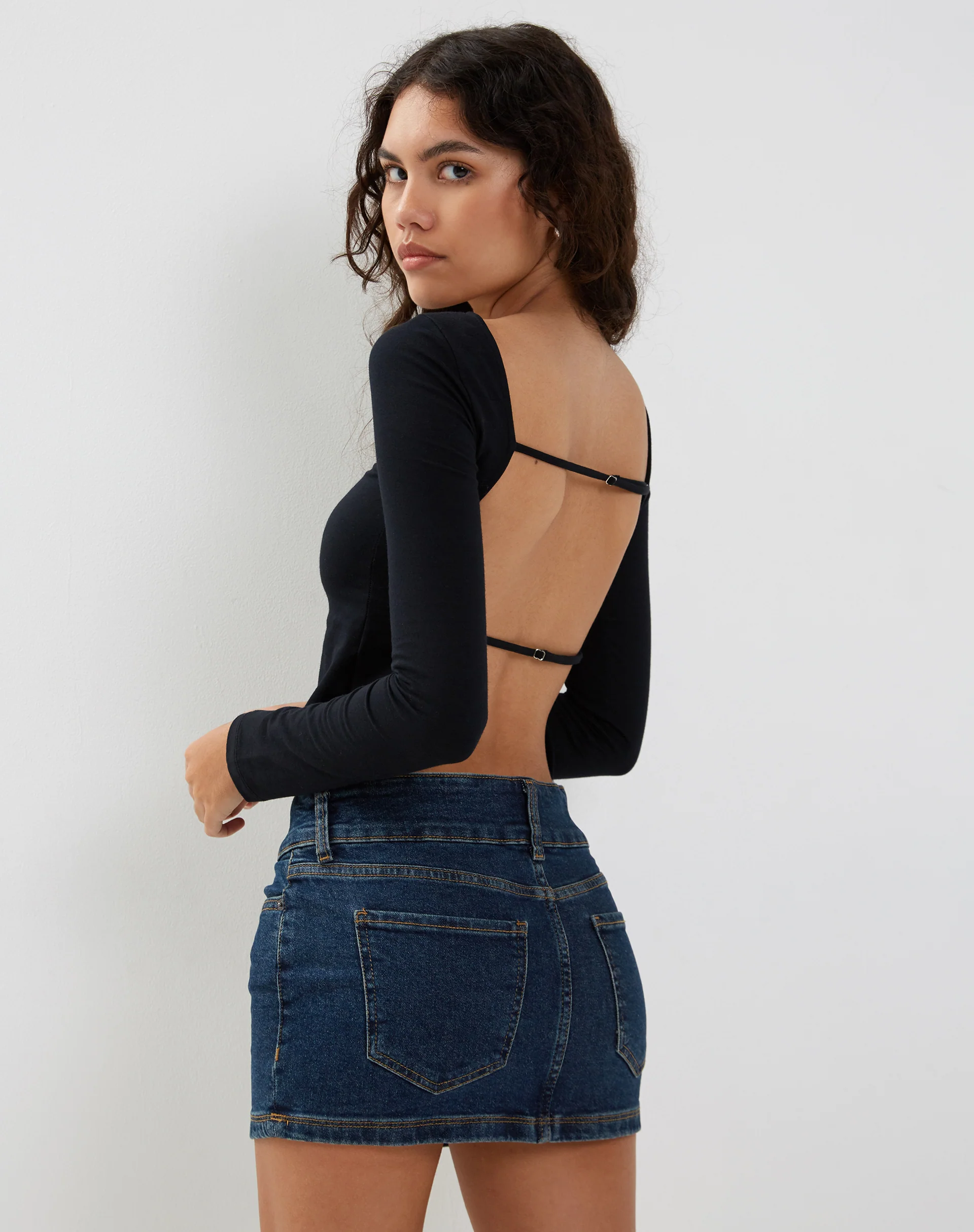 Ansita Long Sleeve Top in Black - Image 5