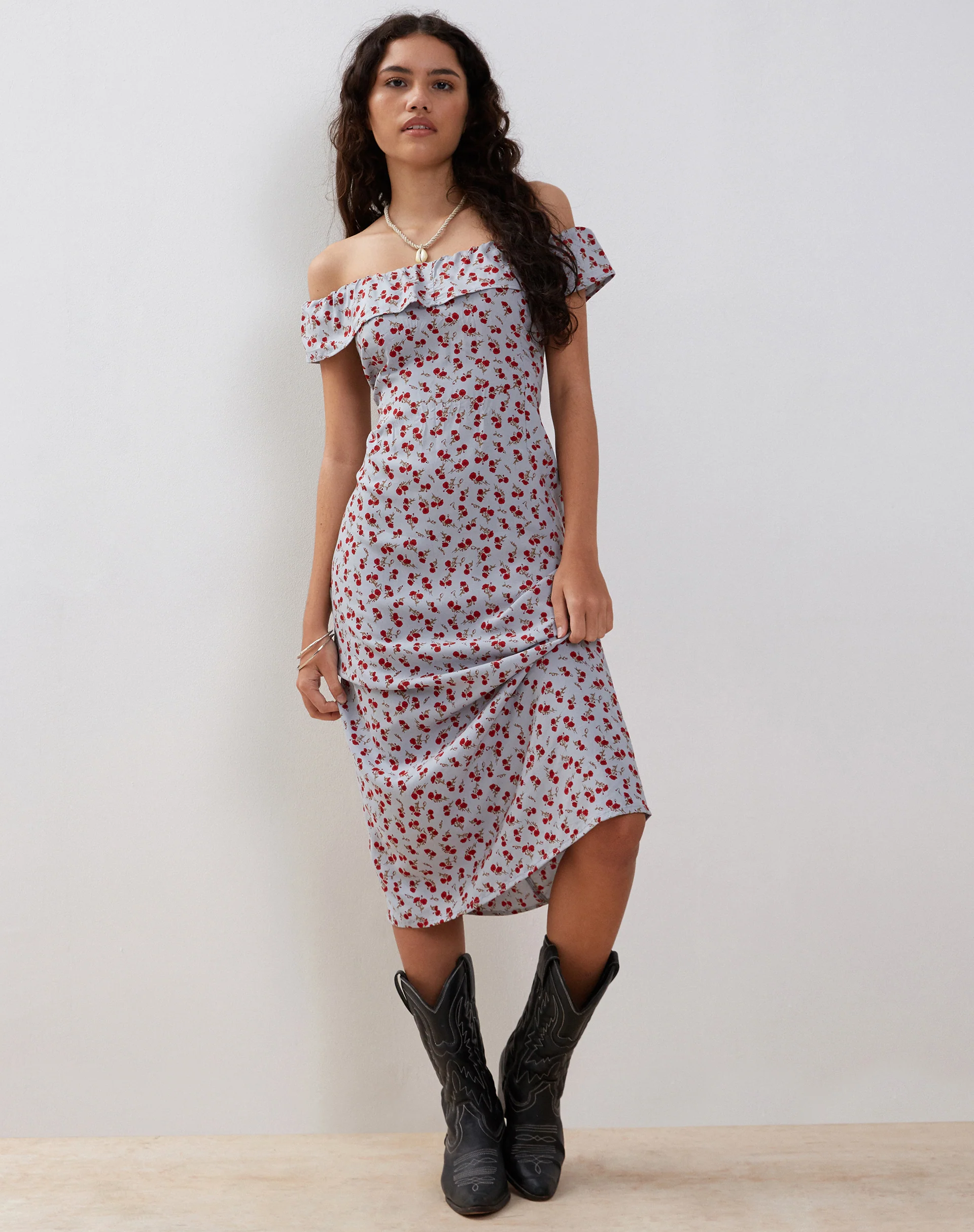 Ayudia Bardot Midi Dress in Blue Floral Ditsy - Image 4
