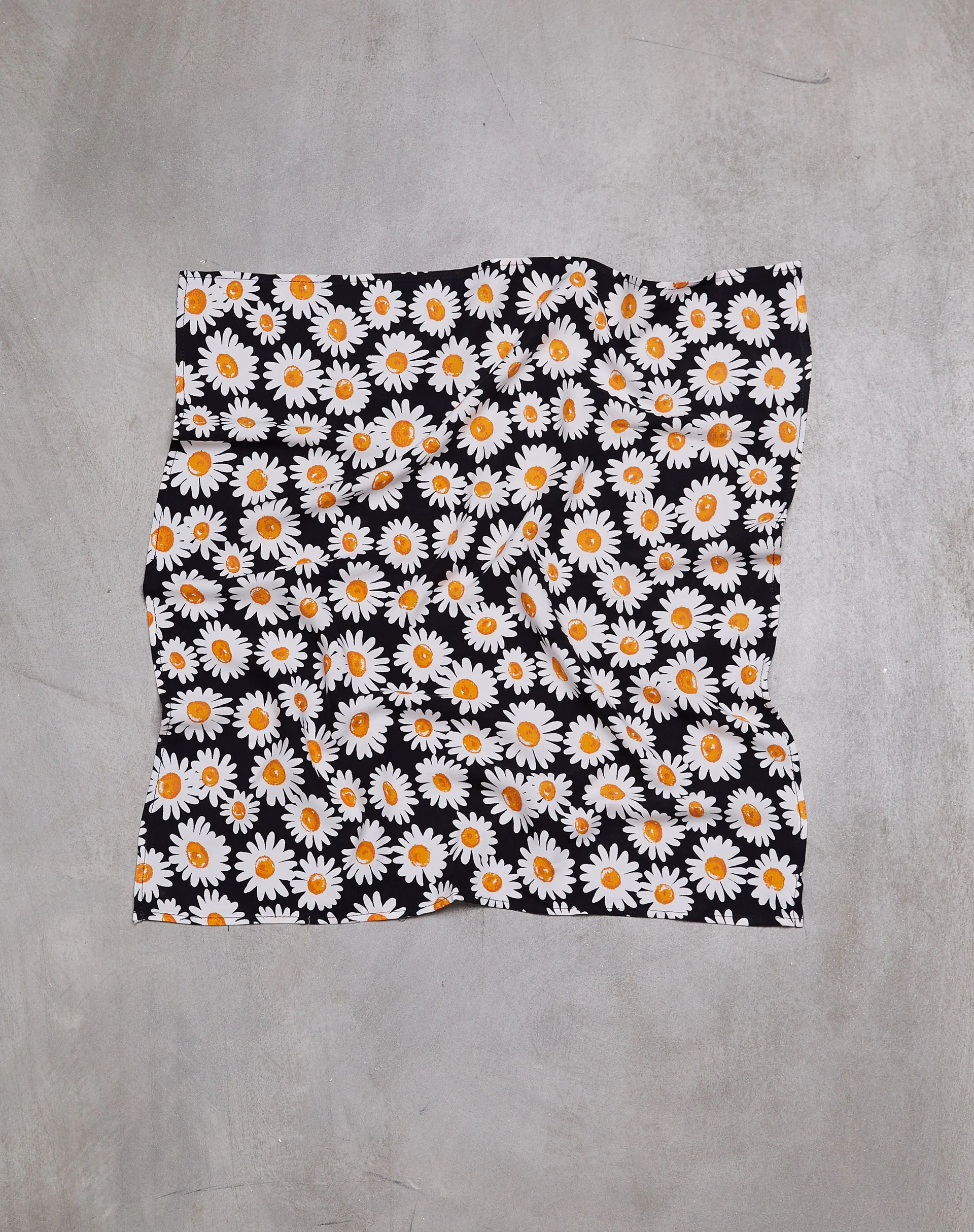 Bandana in Daisy Love Black - Image 2