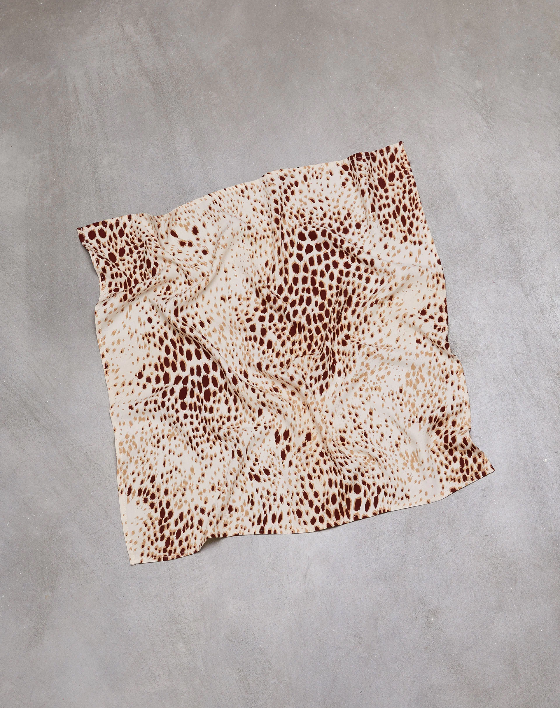 Bandana in Sand Leopard - Image 2