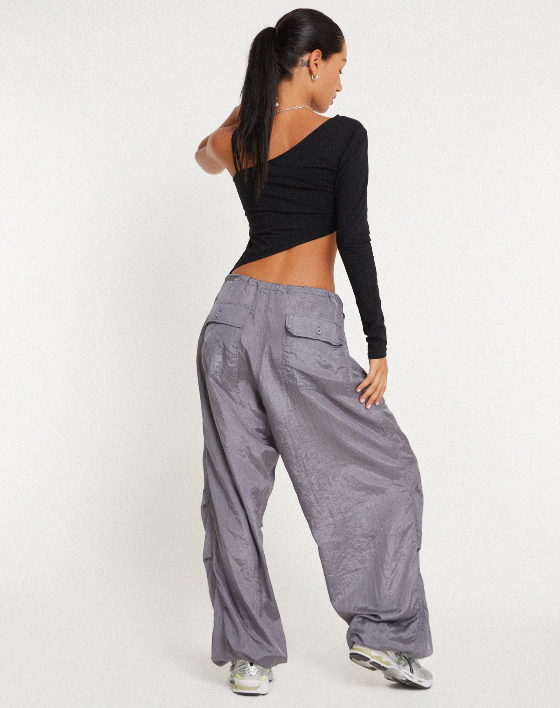 Baynica Crop Top in Black - Image 4