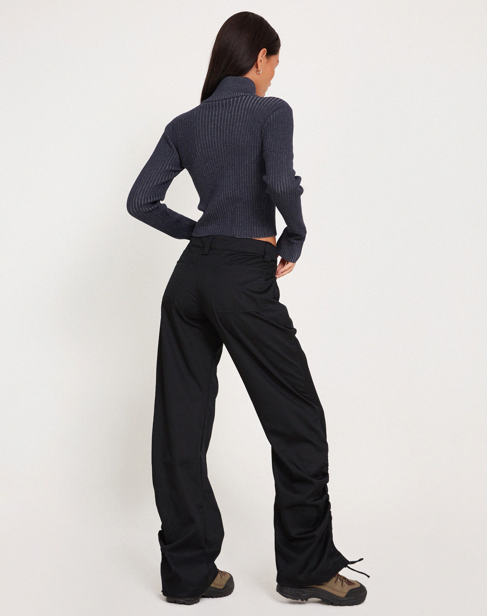 Bracha Low Rise Cargo Trousers in Black - Image 4