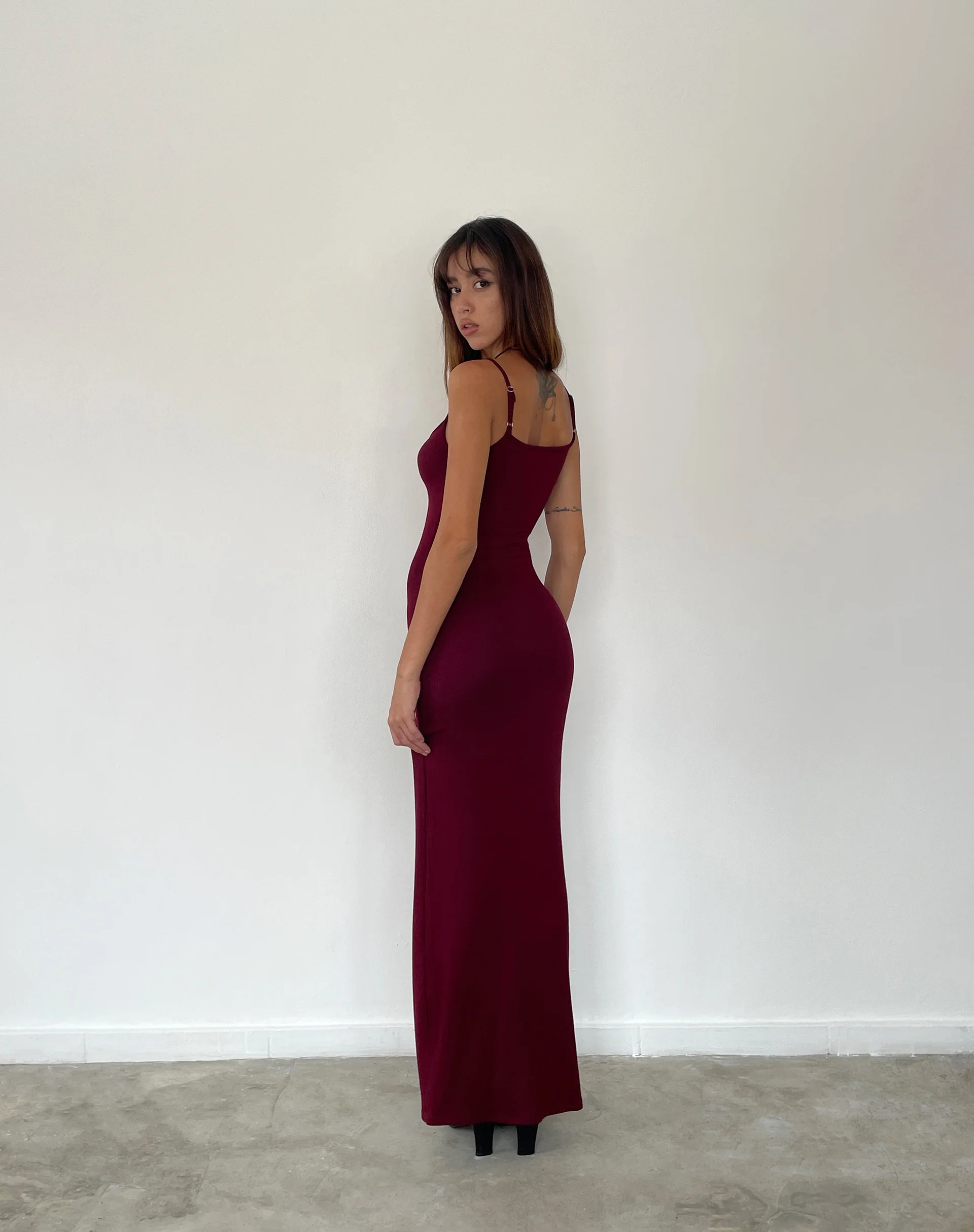 Cantha Maxi Dress in Rib Burgundy - Image 3
