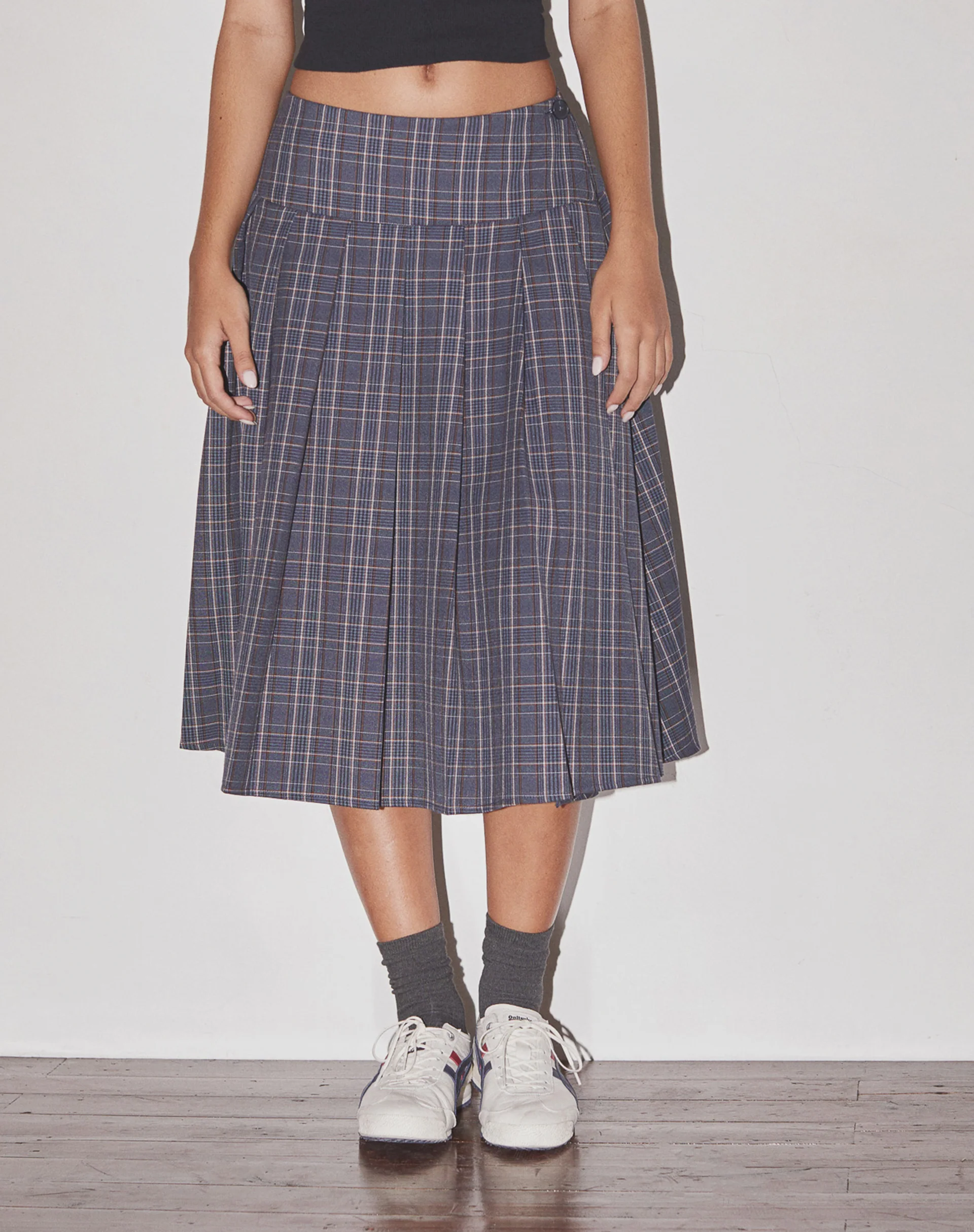 Catelyn Pleated Midi Skirt in Navy Check - Image 3