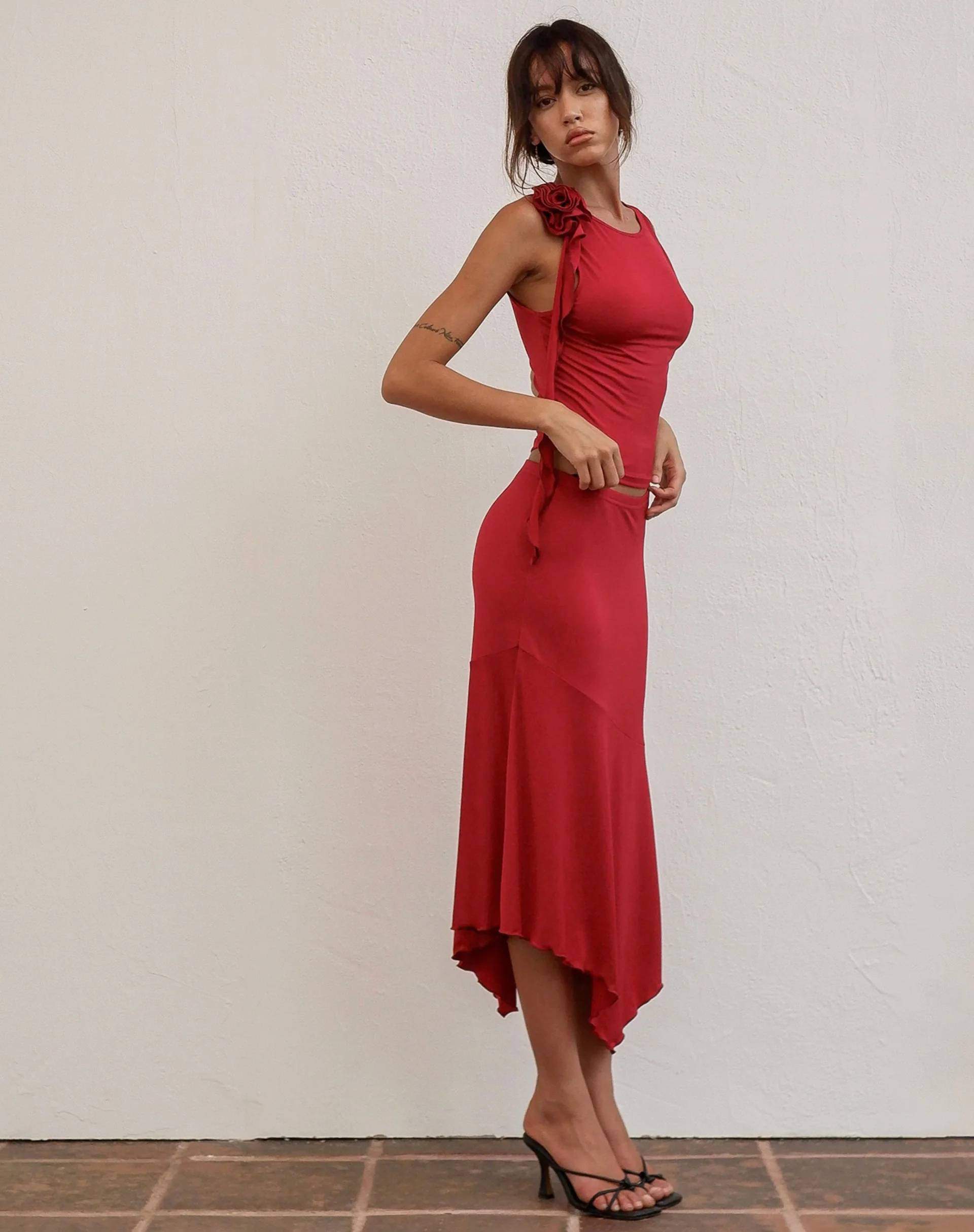 Cinta Low Rise Midi Skirt in Red - Image 3