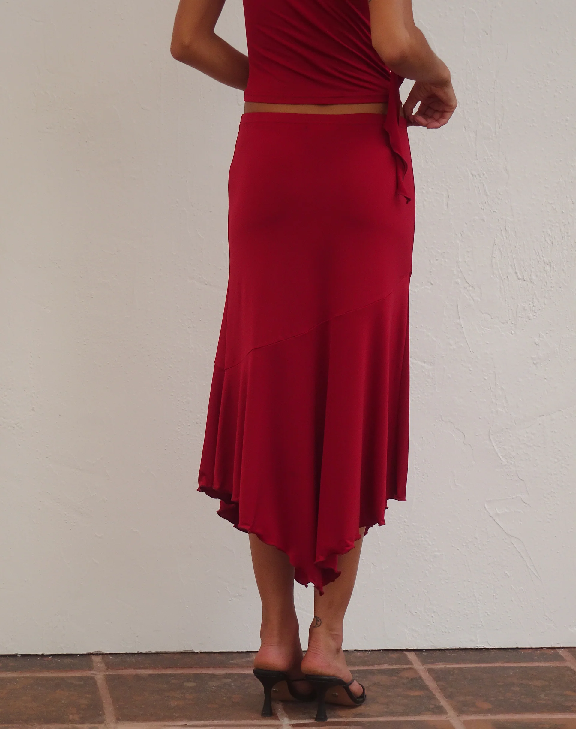 Cinta Low Rise Midi Skirt in Red - Image 6