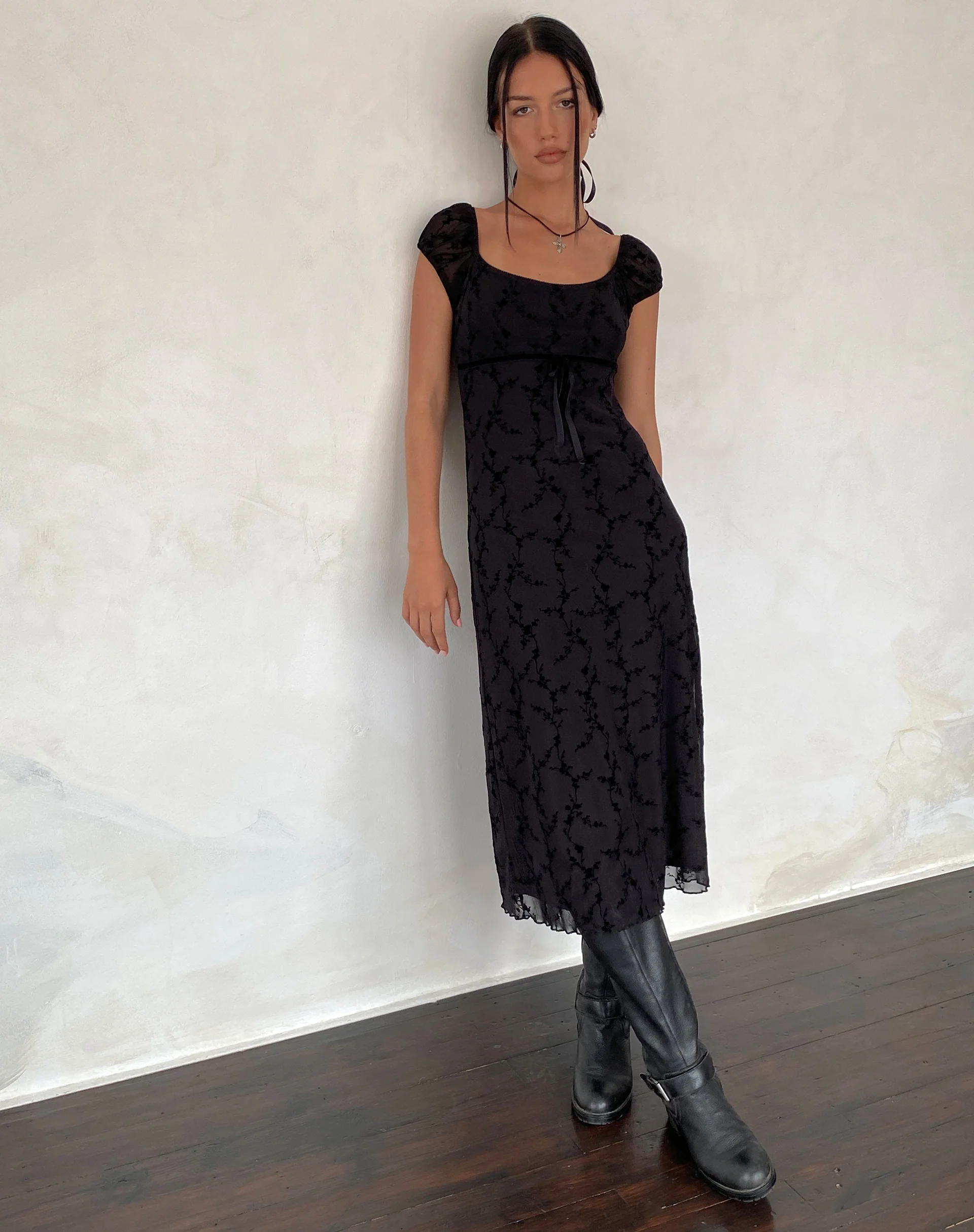 Clarisse Midi Dress in Mesh Vine Flower Black - Image 4