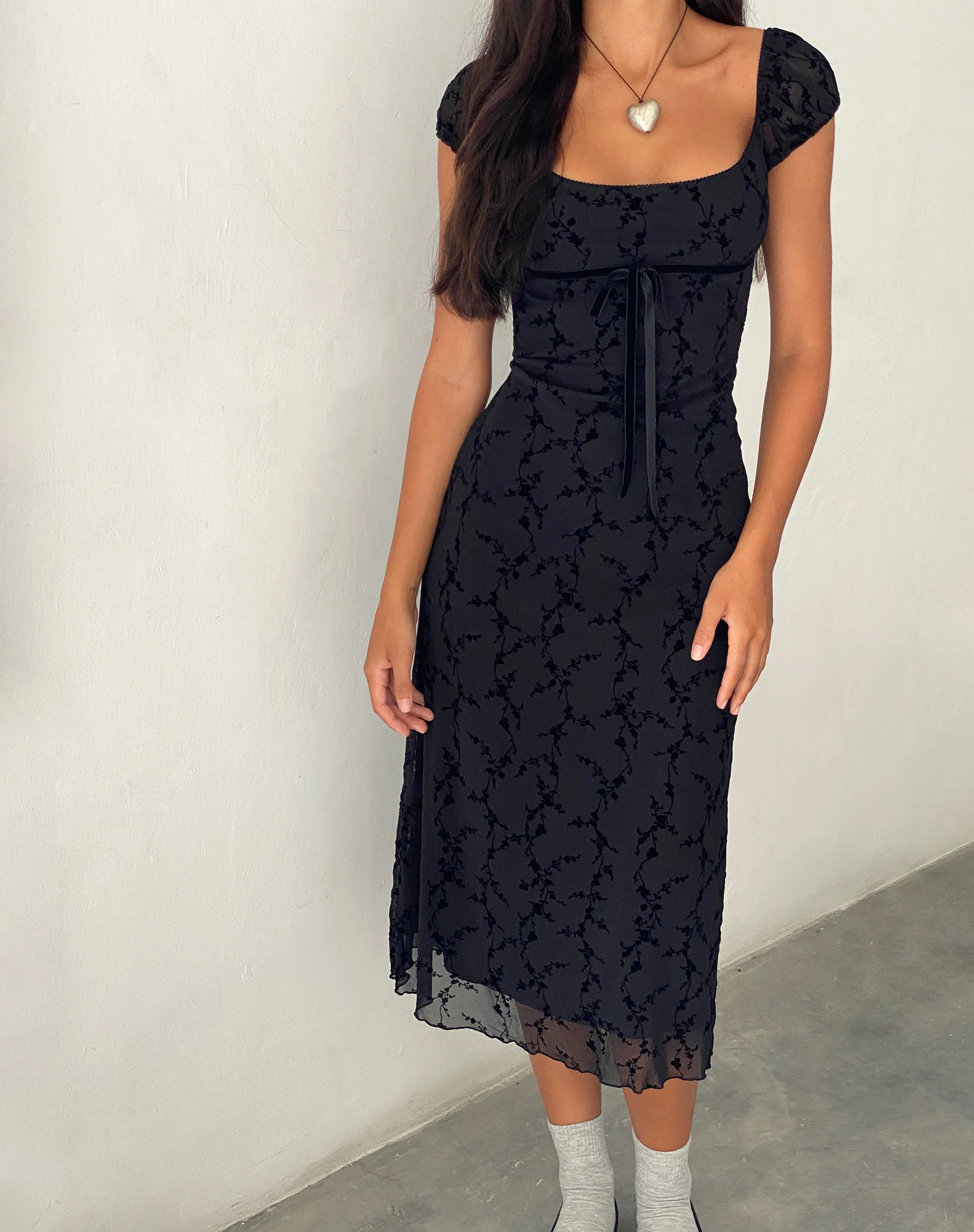 Clarisse Midi Dress in Mesh Vine Flower Black - Image 5