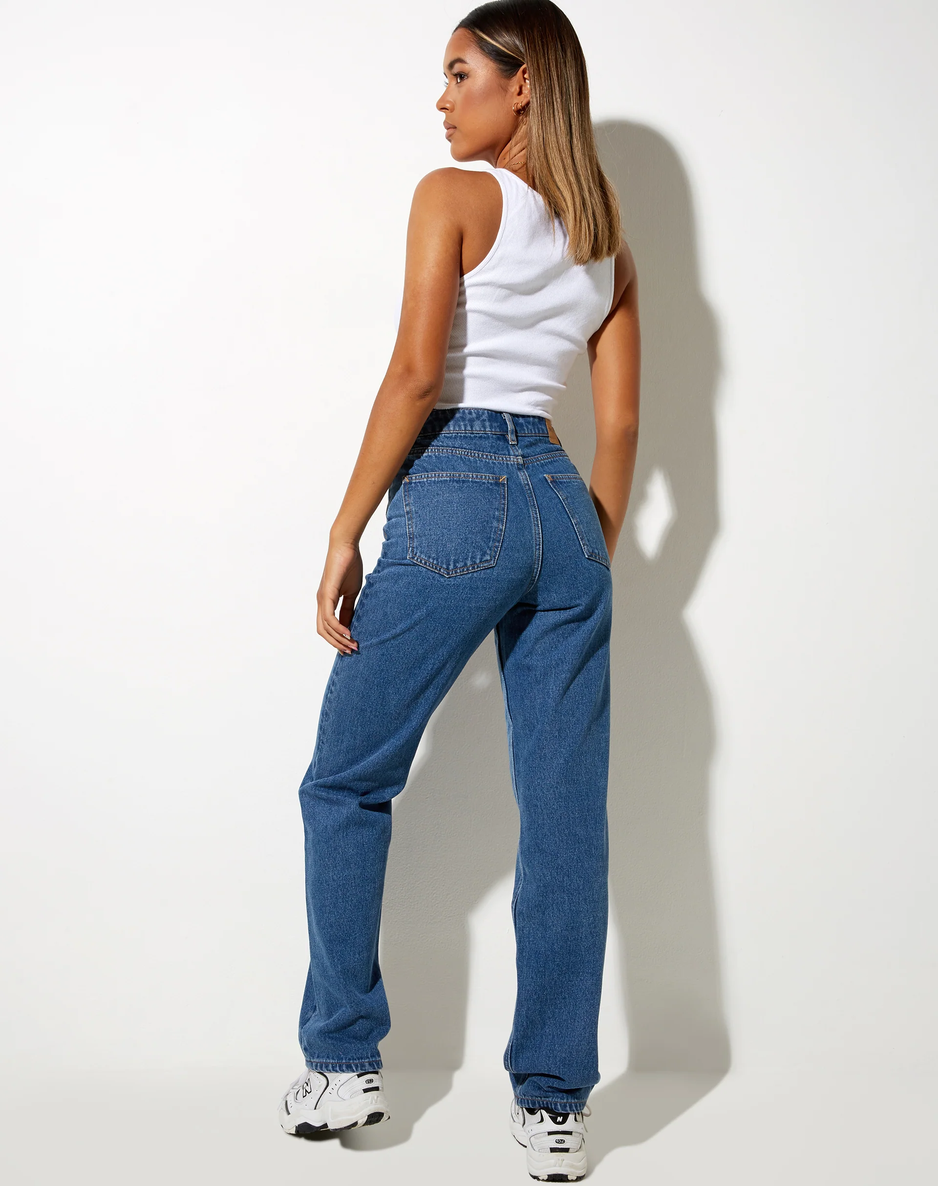 Cut Out Straight Leg Jean in Mid Wash - Image 5