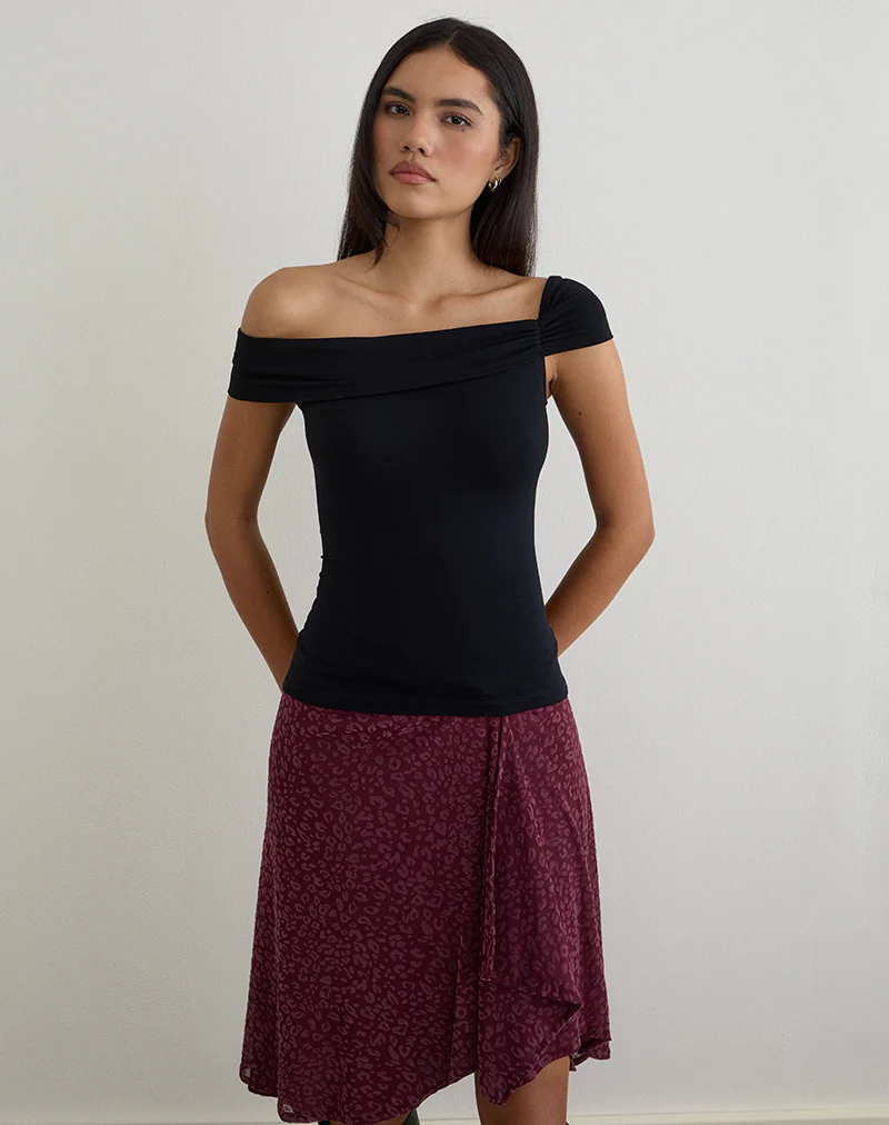 Cuthbe Off The Shoulder Twist Top in Black - Image 3