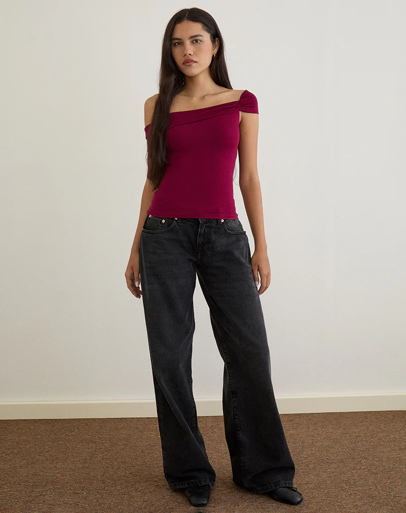 Cuthbe Off the Shoulder Twist Top in Burgundy - Image 3