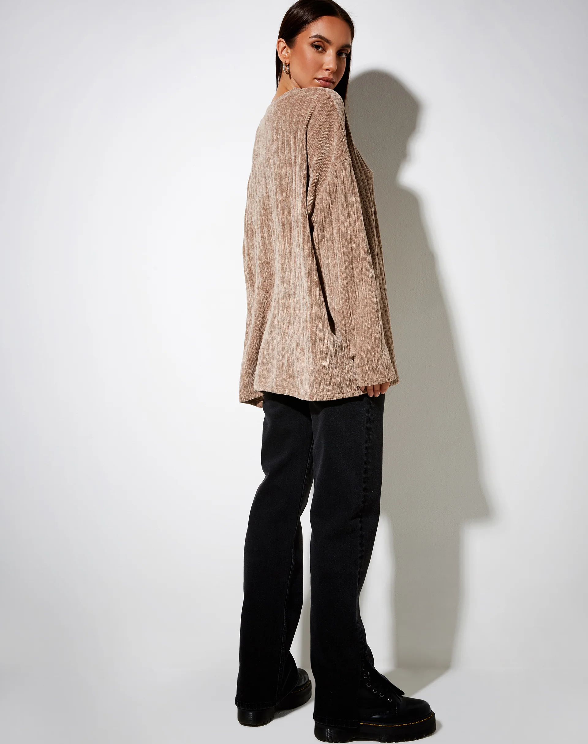 Dad Jumper in Chenille Taupe - Image 4