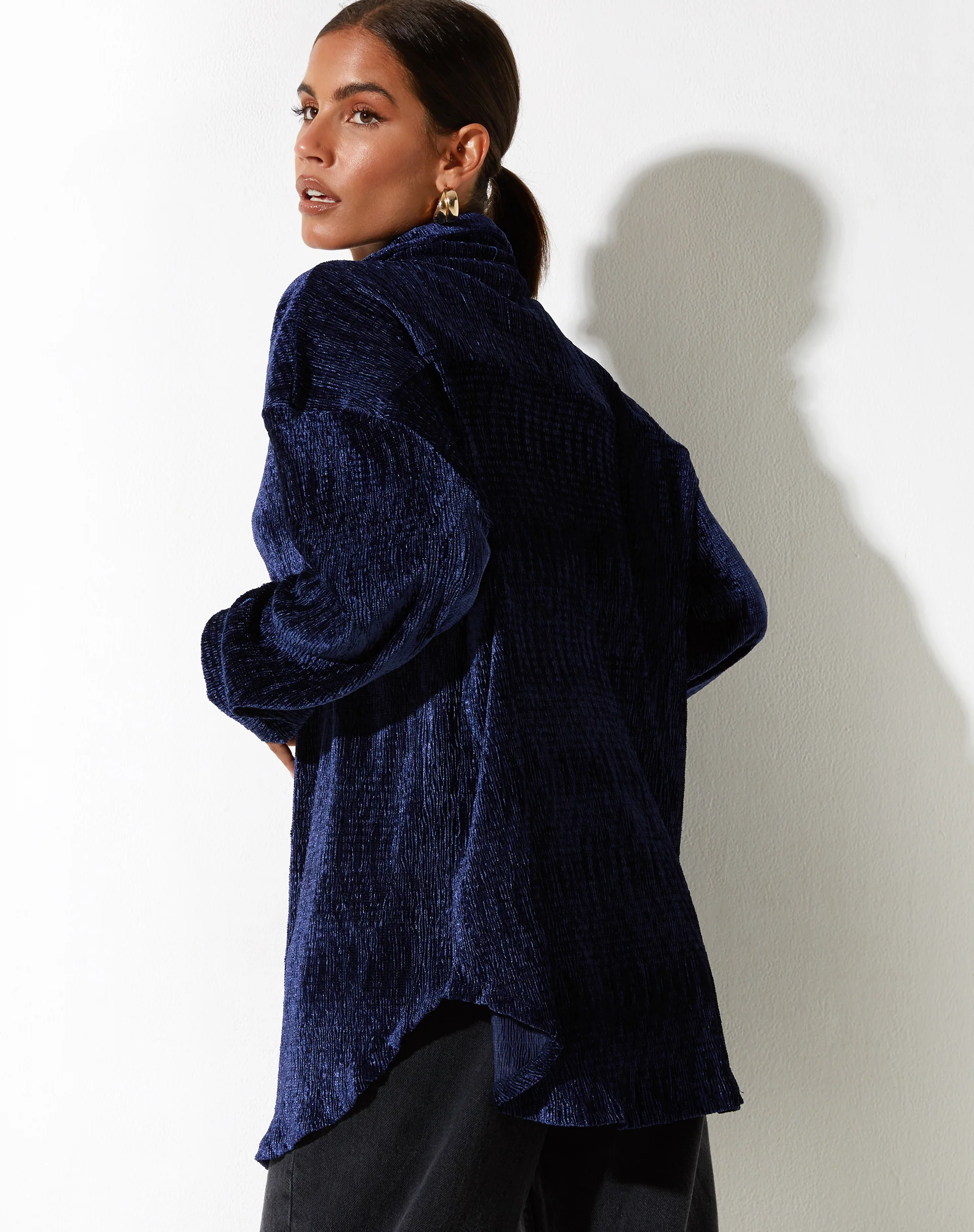 Dael Oversized Shirt in Velvet Navy - Image 5