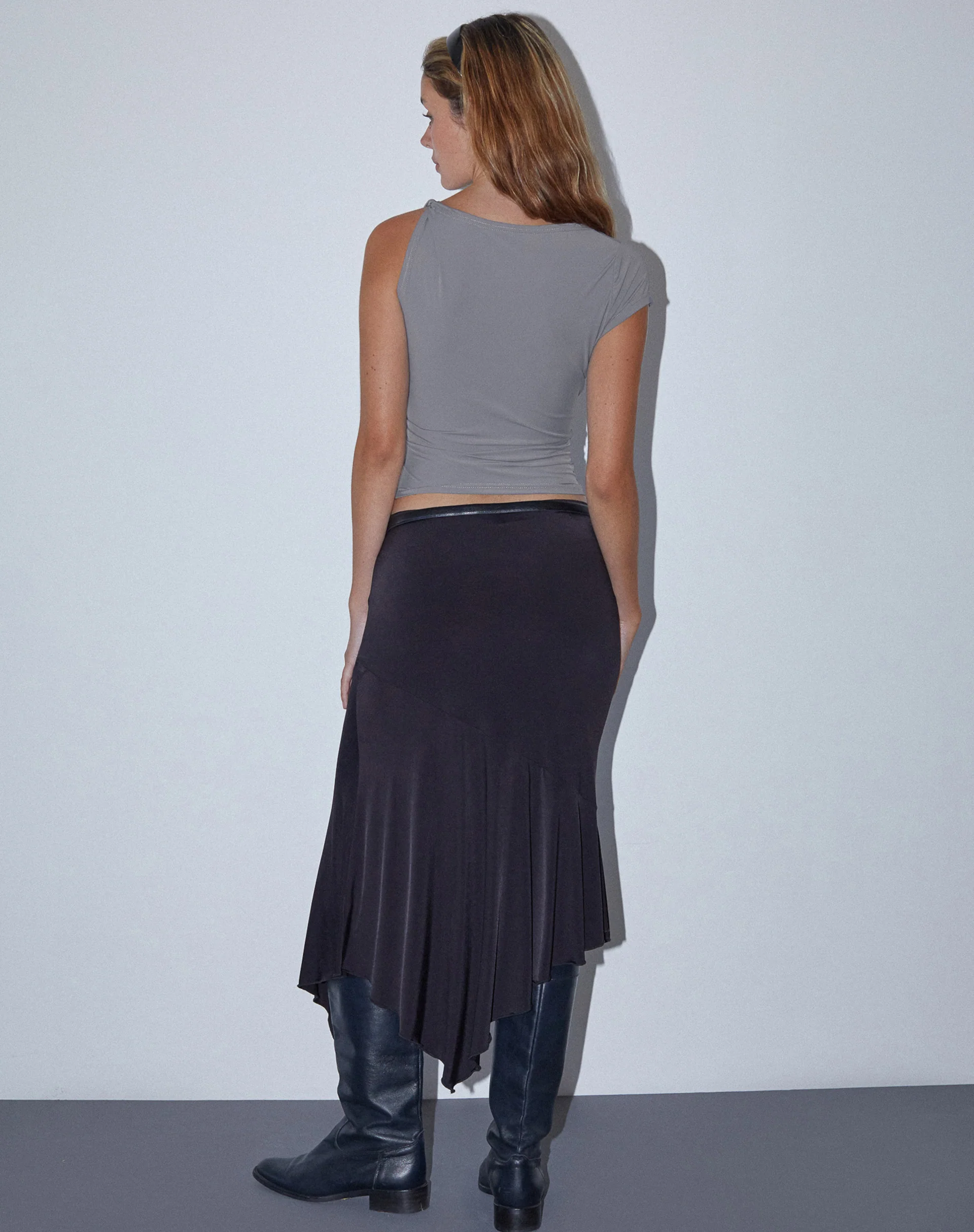 Dannas Asymmetric Top in Grey - Image 4