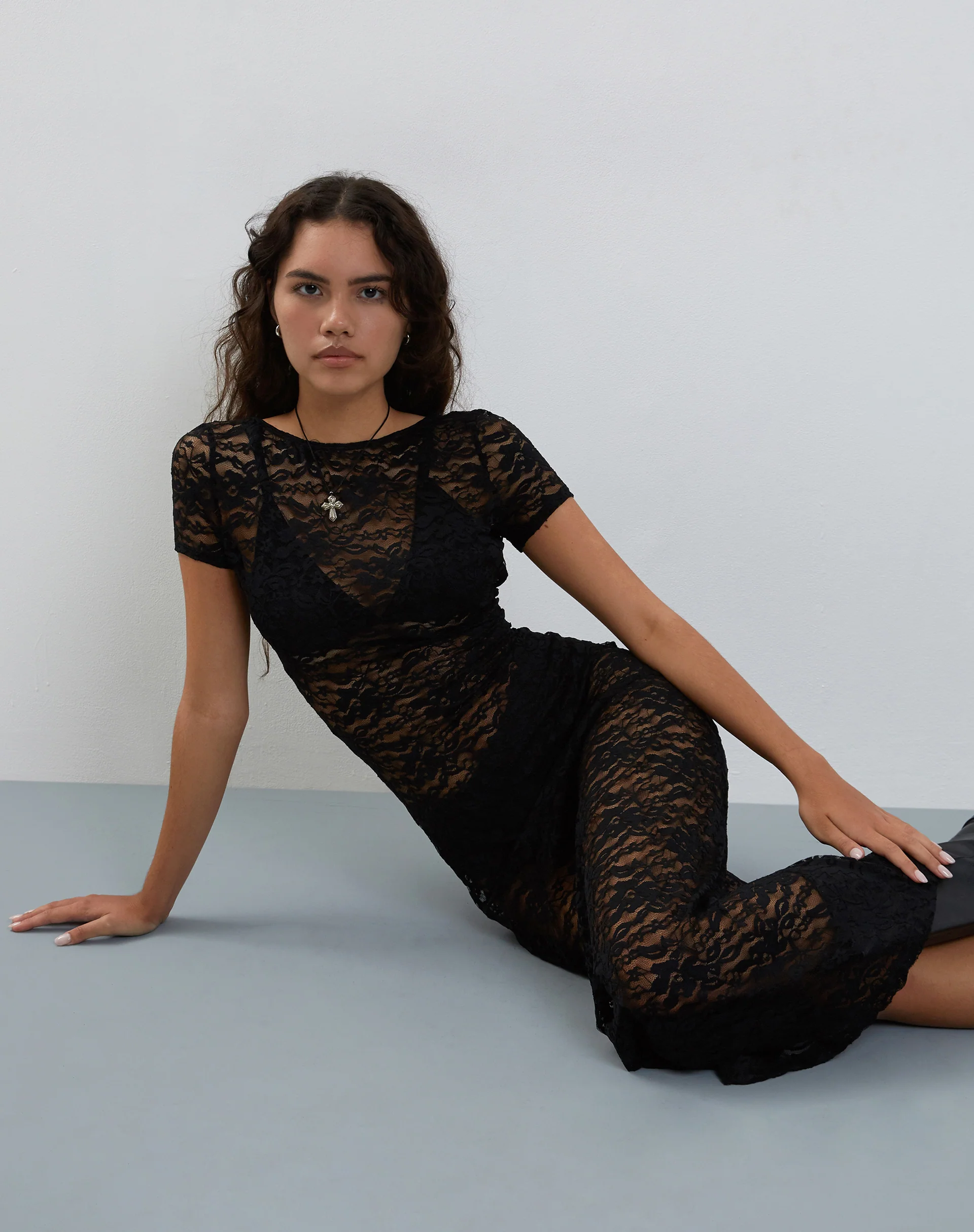 Detrie Low Back Lace Midi Dress in Jet Black Lace - Image 4