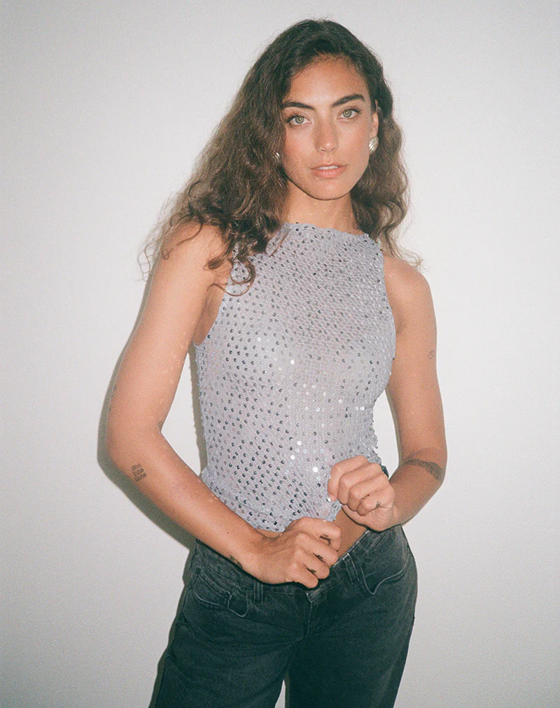 Dudley Vest Top in Sequin Knit Dark Silver - Image 2