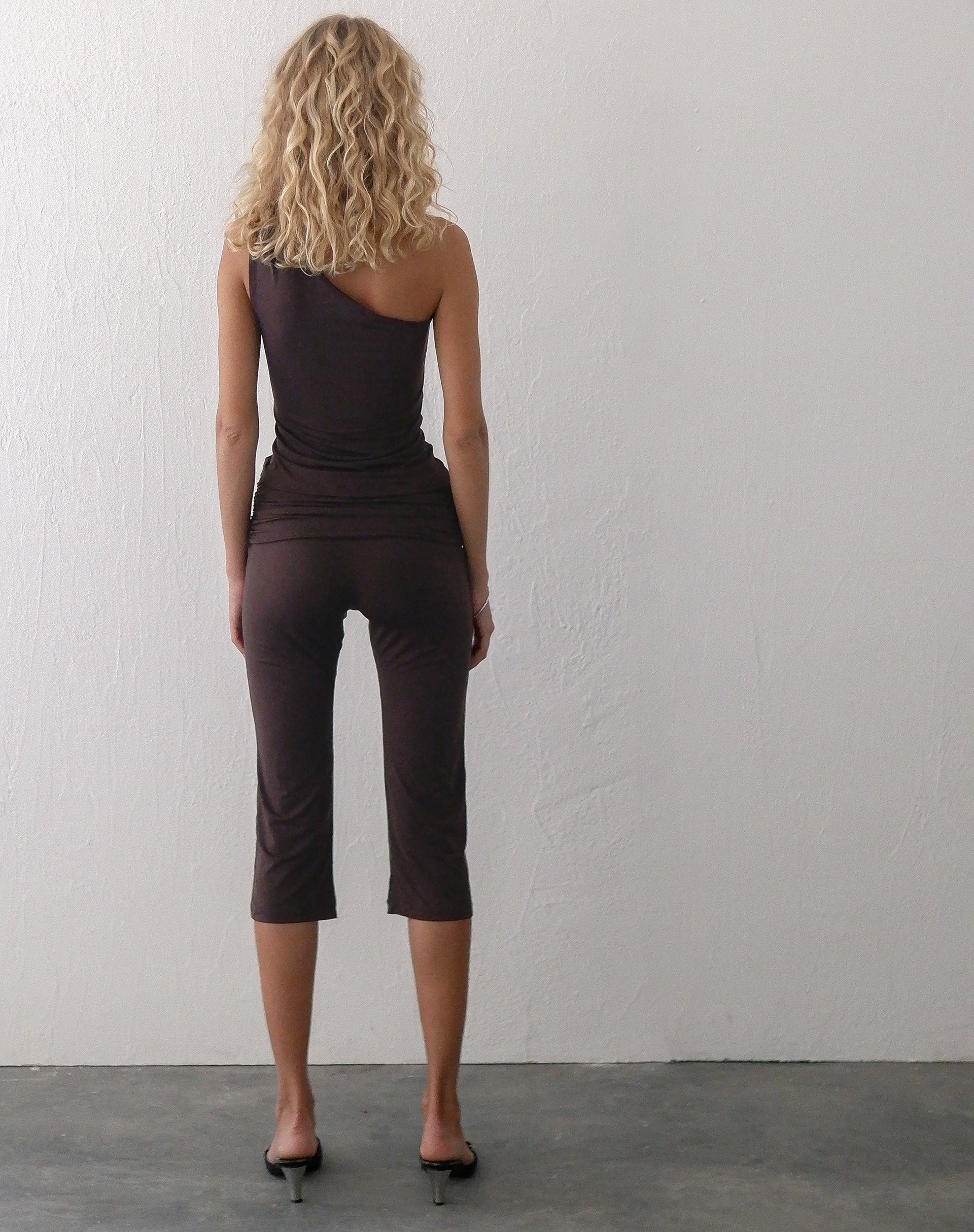 Effy Capri Trousers with Wrap Waistband in Mocca - Image 5