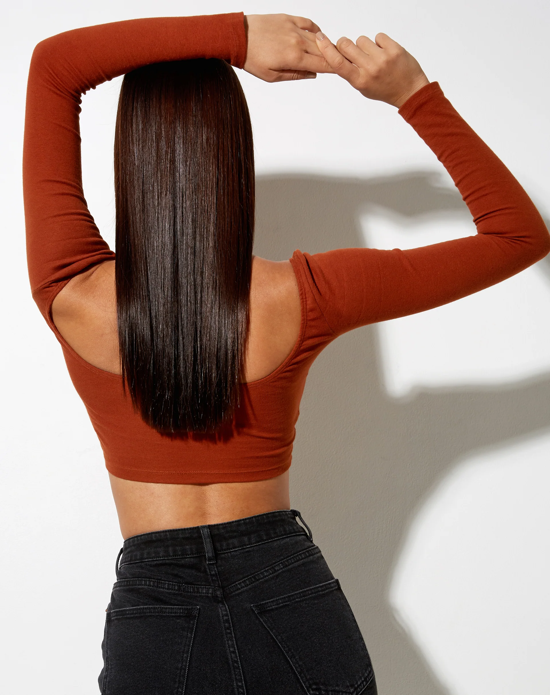 Elcaca Crop Top in Rib Bombay Brown - Image 3