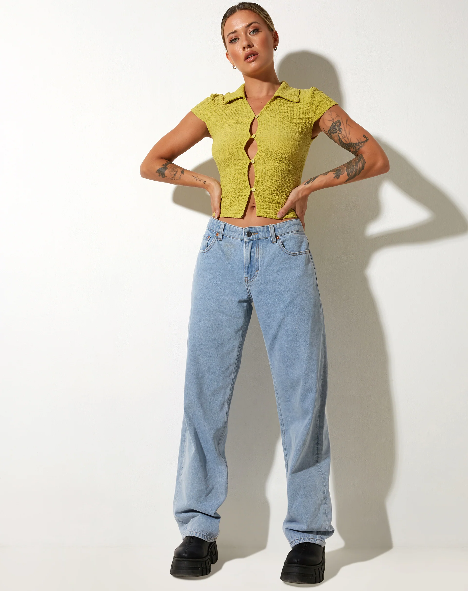 Elva Shirt in Bubble Jersey Olive Oil - Image 3