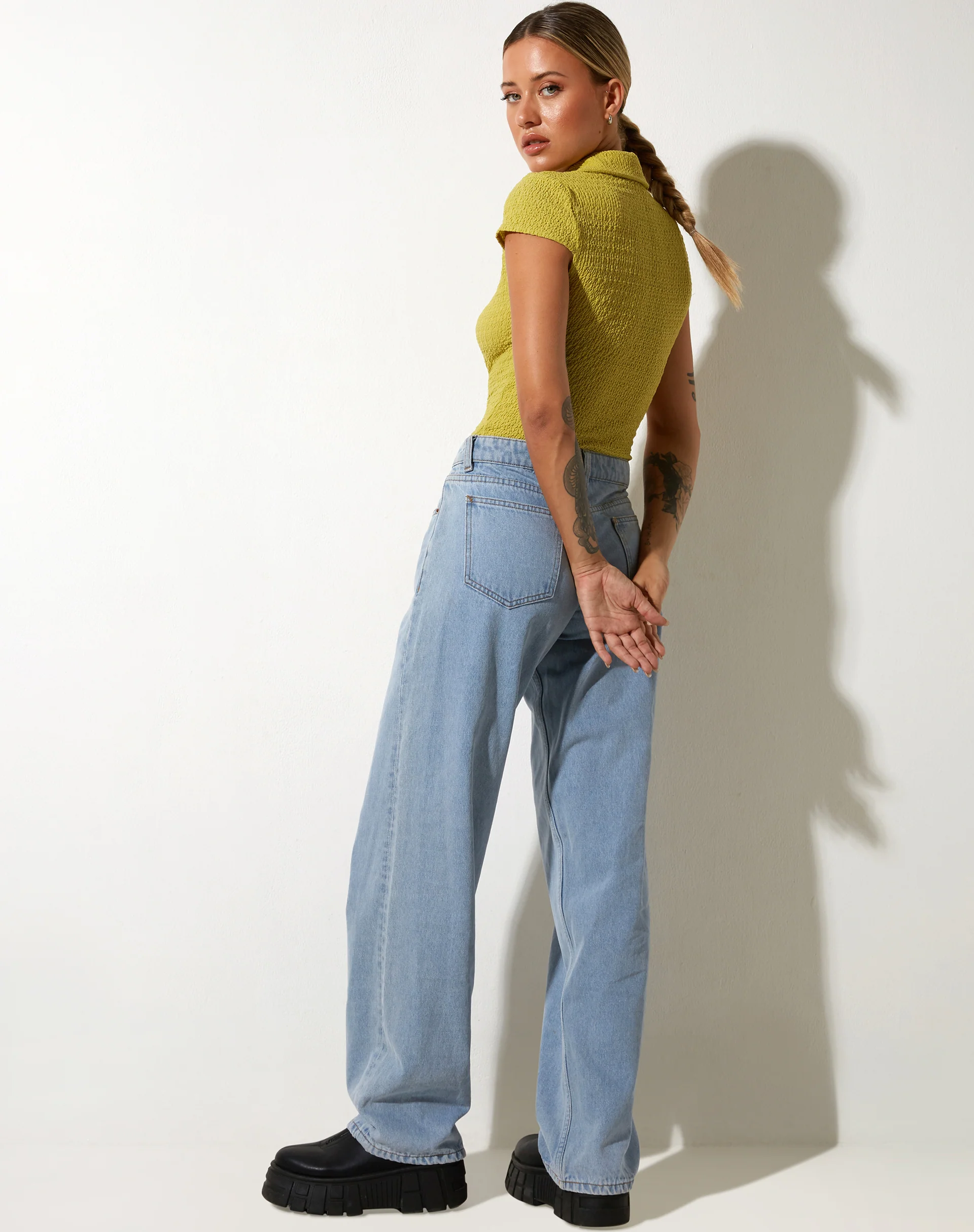 Elva Shirt in Bubble Jersey Olive Oil - Image 5