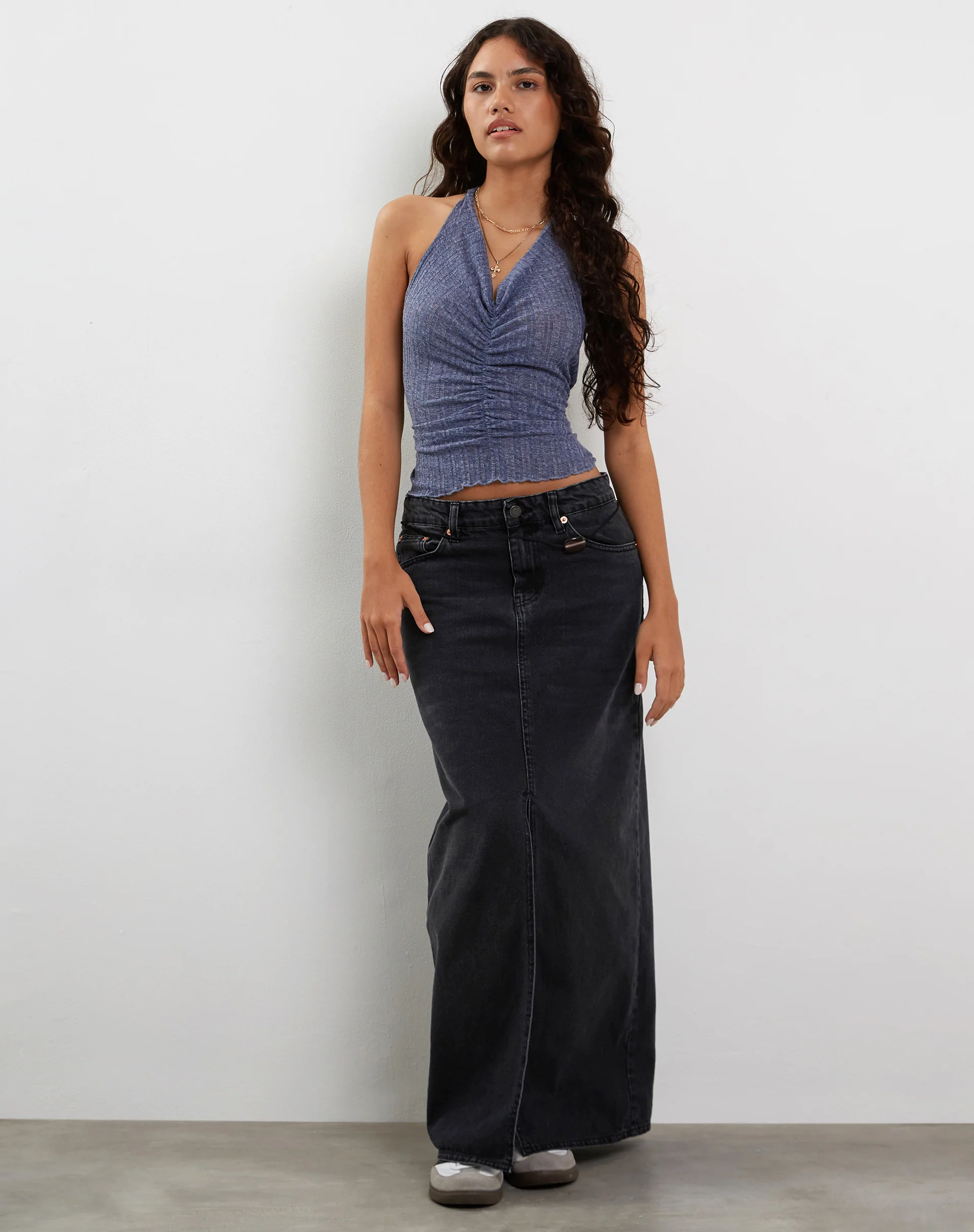 Enzley Knitted Halterneck Top in Navy - Image 3