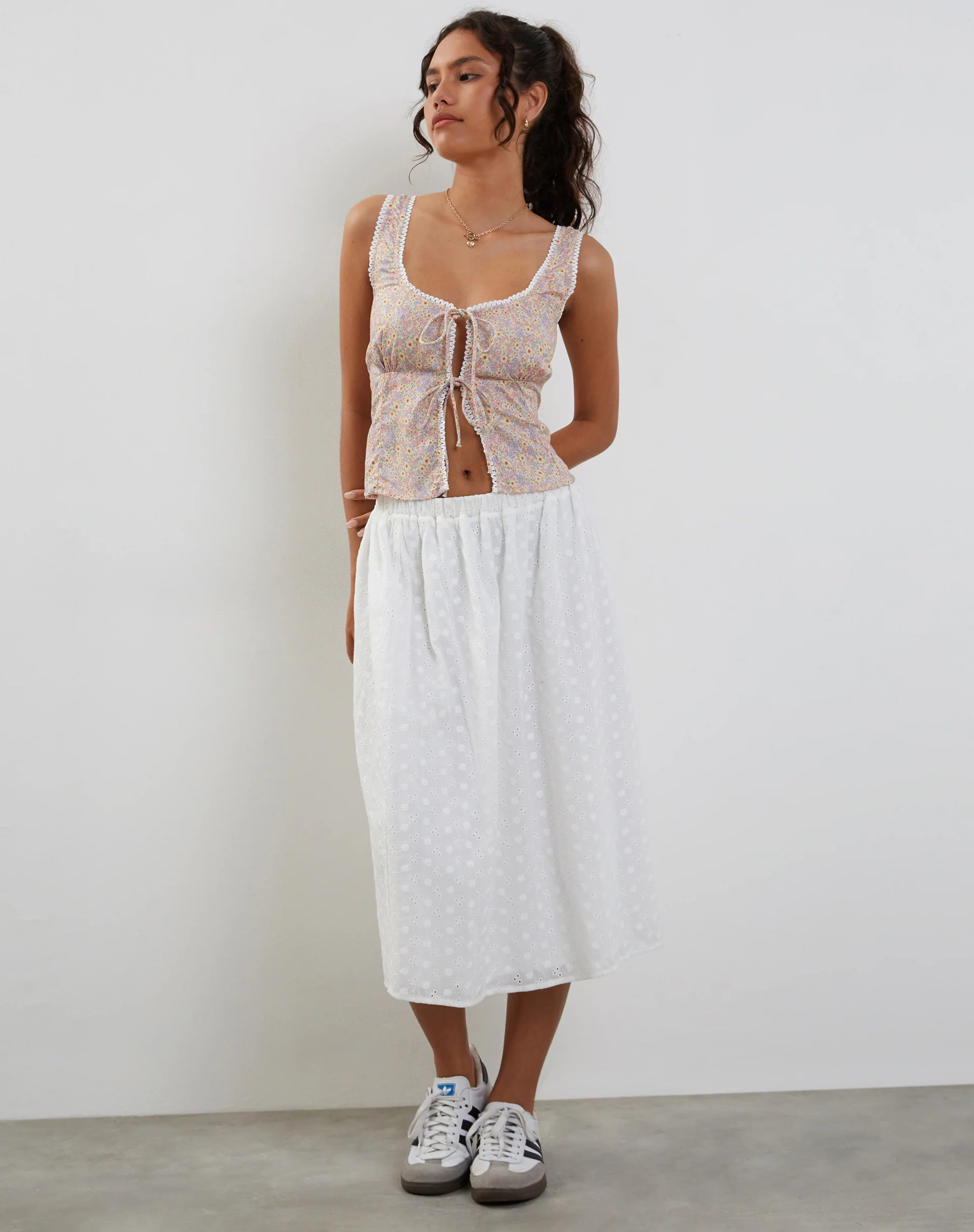 Esau Tie Front Top in 70s Prairie Girl Floral - Image 3