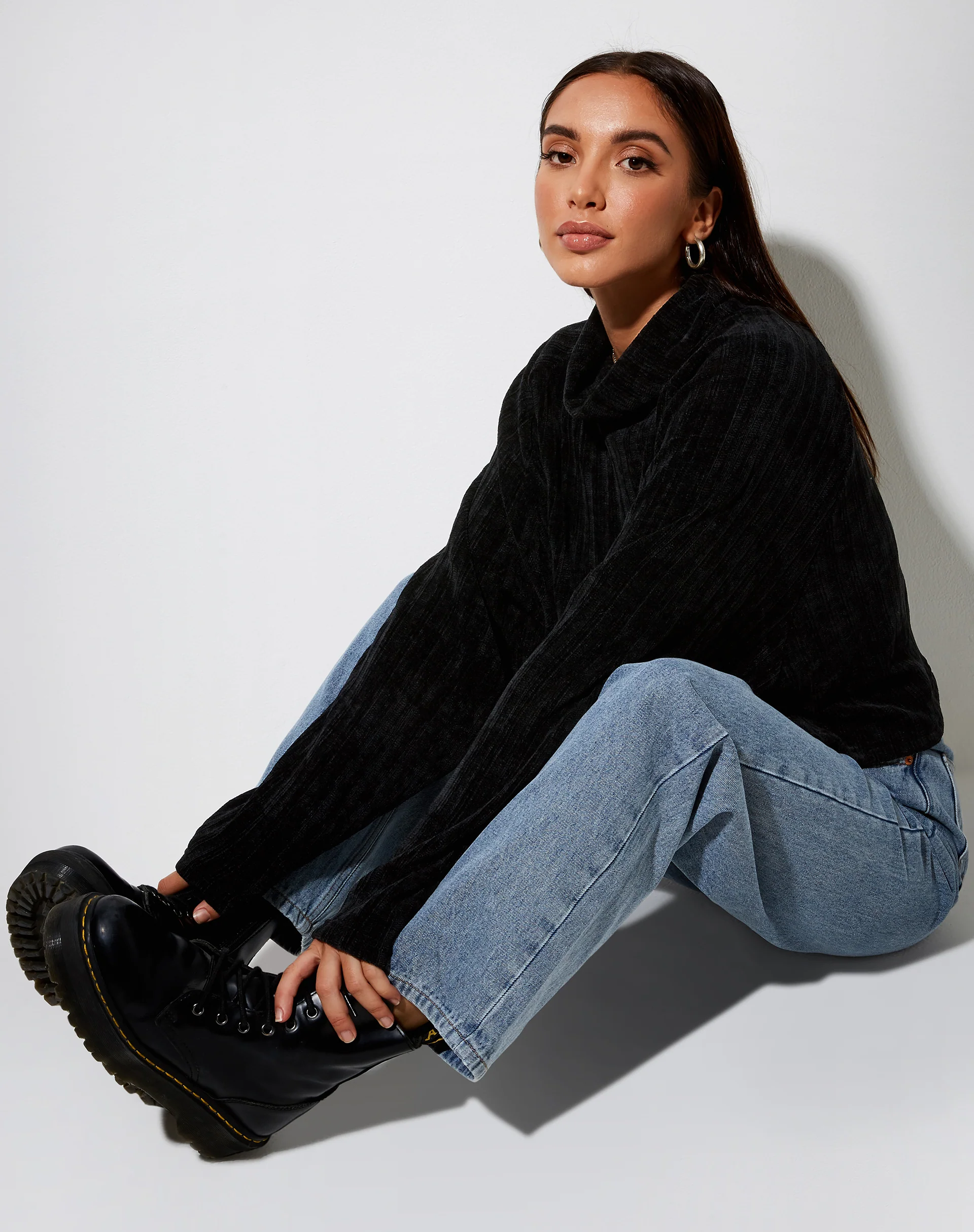 Evie Cropped Jumper in Chenille Black - Image 3