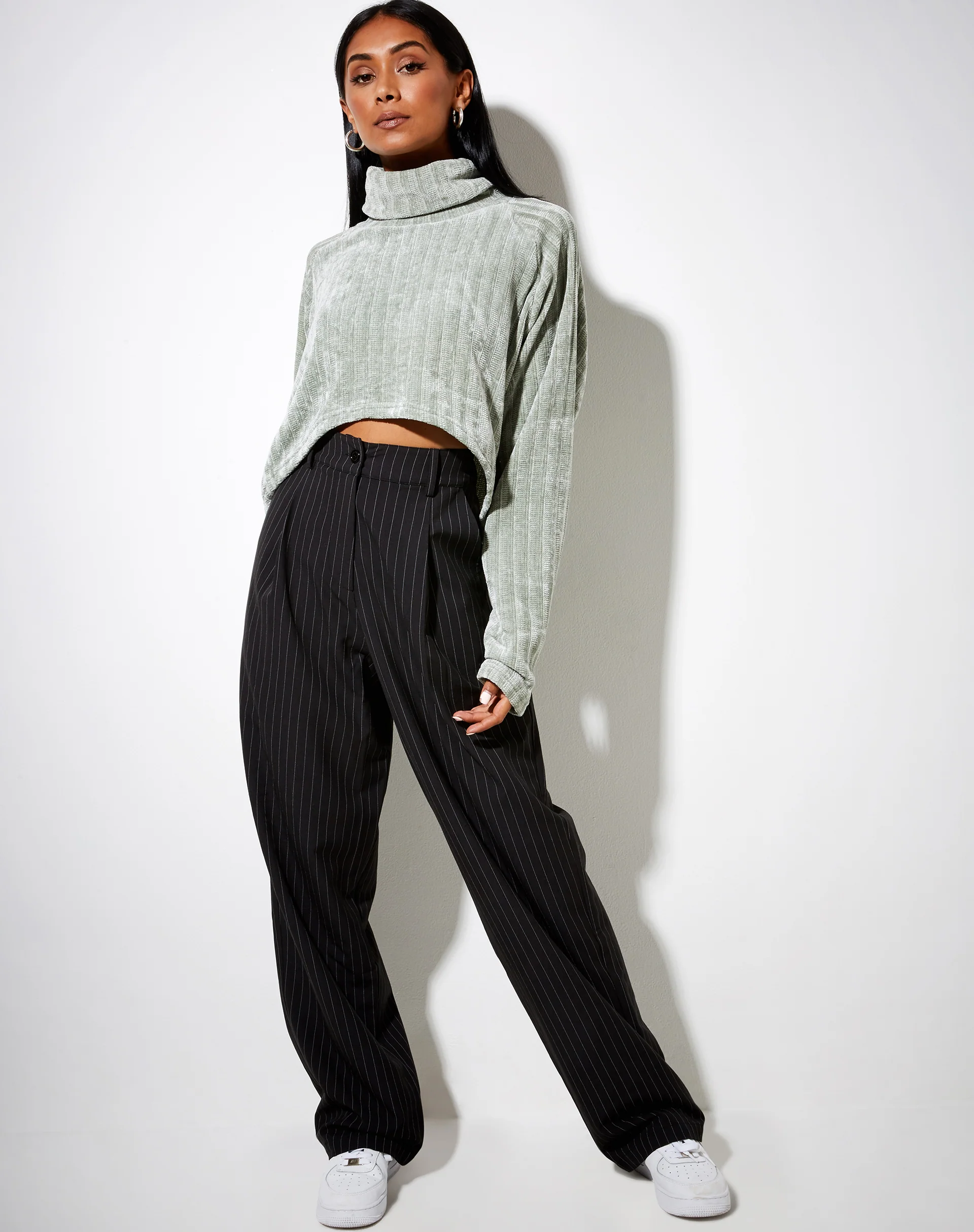 Evie Cropped Jumper in Chenille Sage - Image 3
