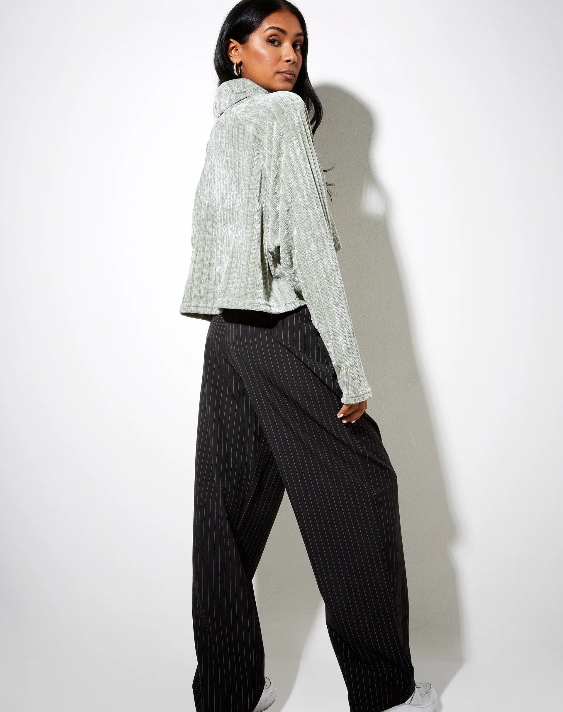 Evie Cropped Jumper in Chenille Sage - Image 4