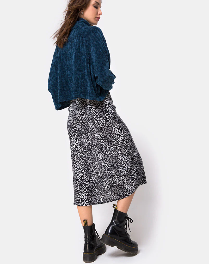Evie Cropped Sweatshirt in Chenille Blue - Image 4
