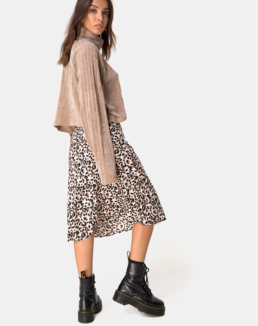 Evie Cropped Sweatshirt in Chenille Tan - Image 2