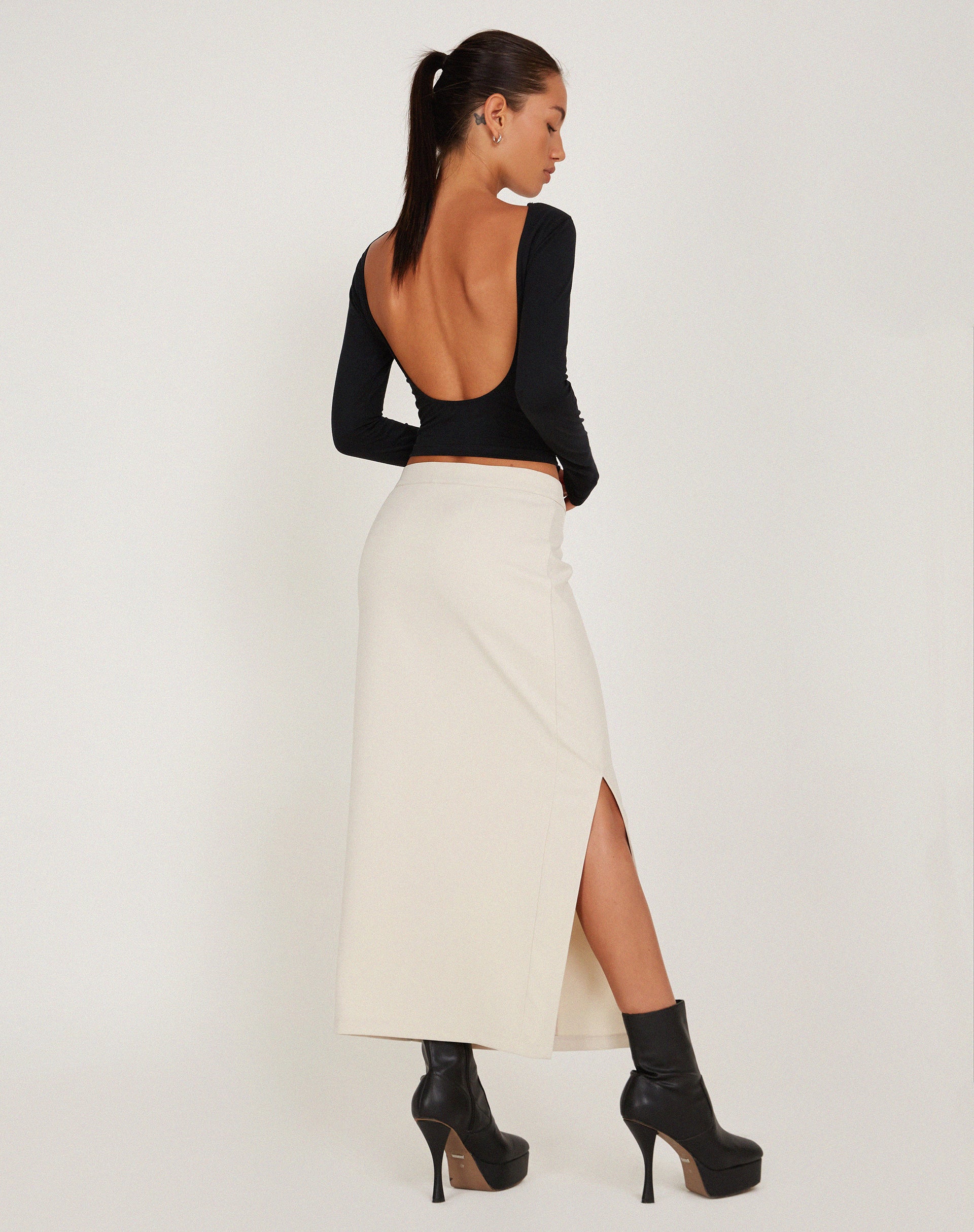 Evinta Low Rise Maxi Skirt in Light Cream - Image 3