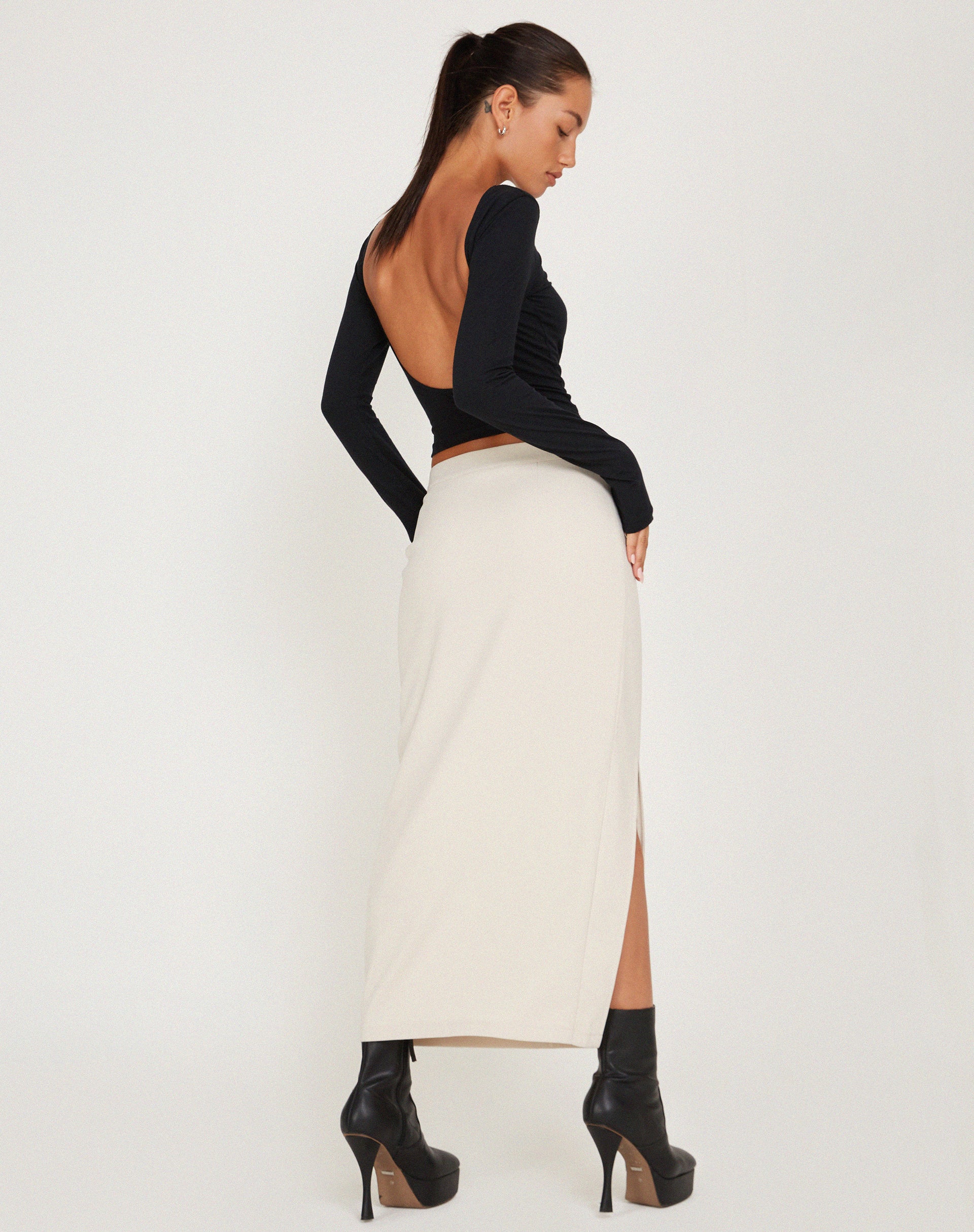 Evinta Low Rise Maxi Skirt in Light Cream - Image 5