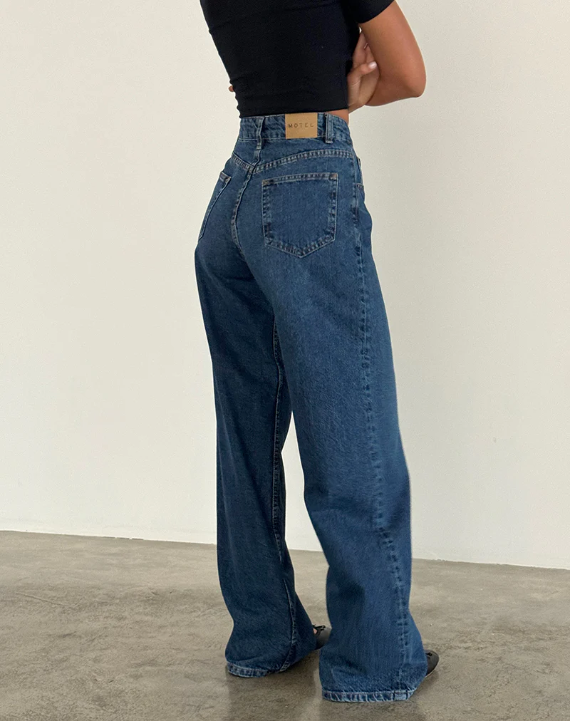 Roomy Extra Wide Jeans in Mid Blue Used - Image 3
