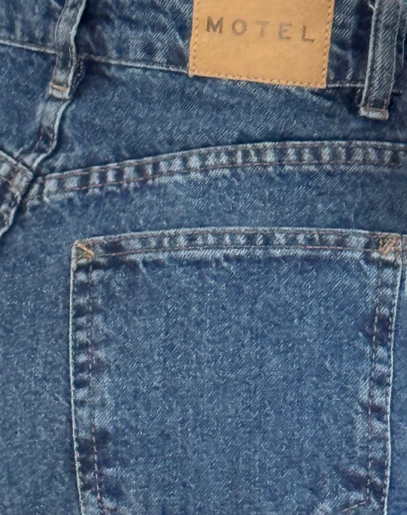 Roomy Extra Wide Jeans in Mid Blue Used - Image 6