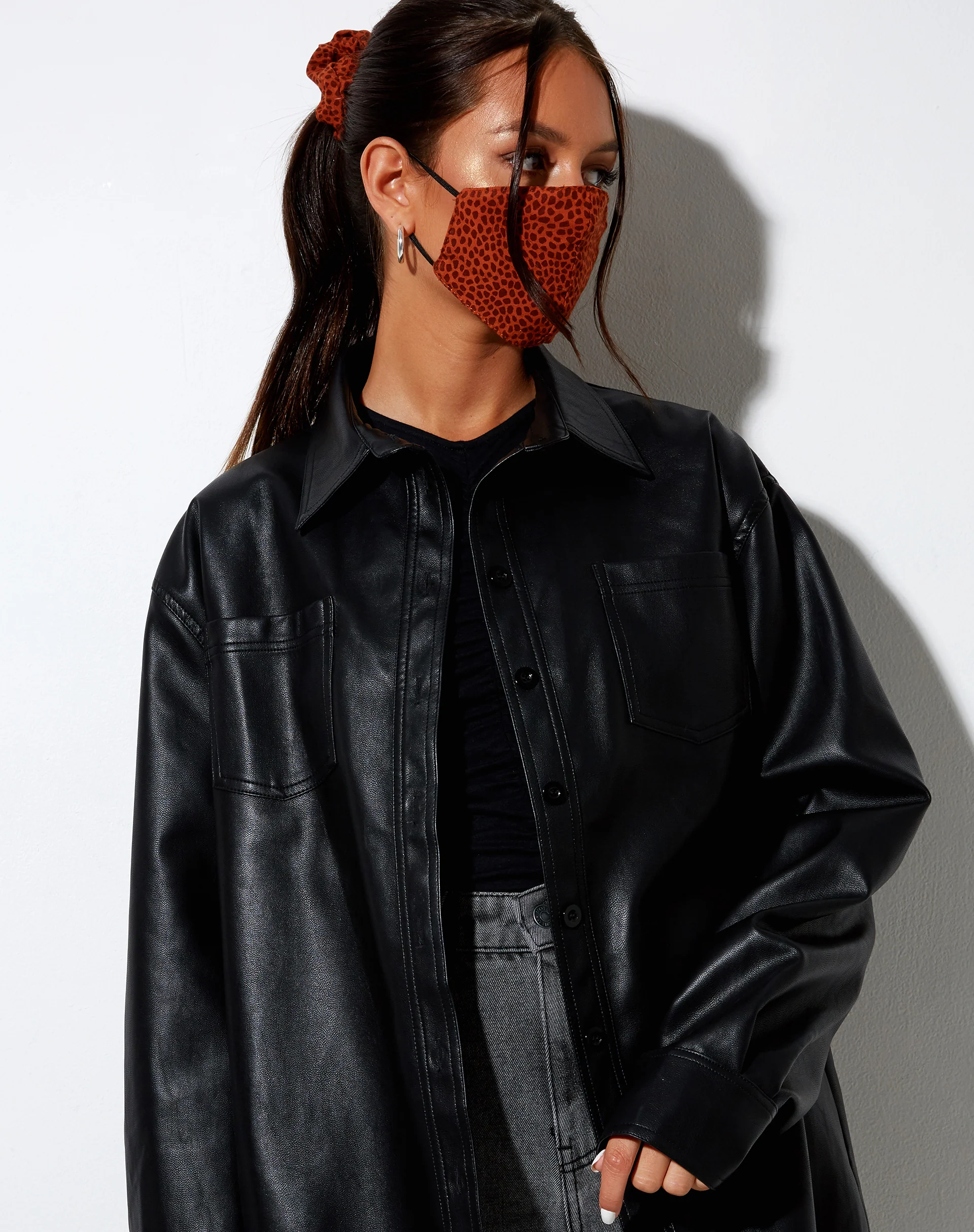 Face Mask in Dainty Daisy Bombay Brown - Image 3