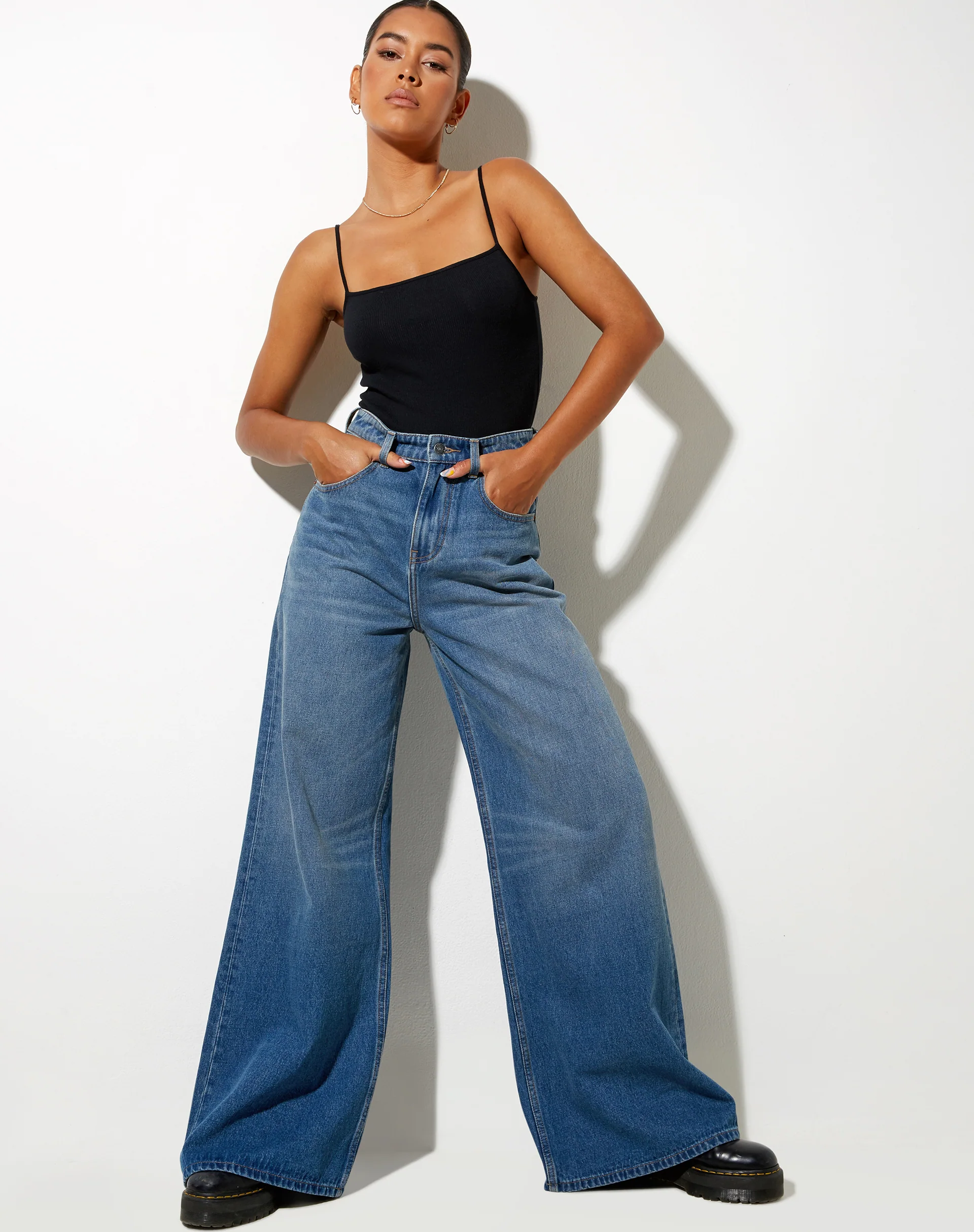 Flare Parallel Jeans in Mid Wash - Image 4