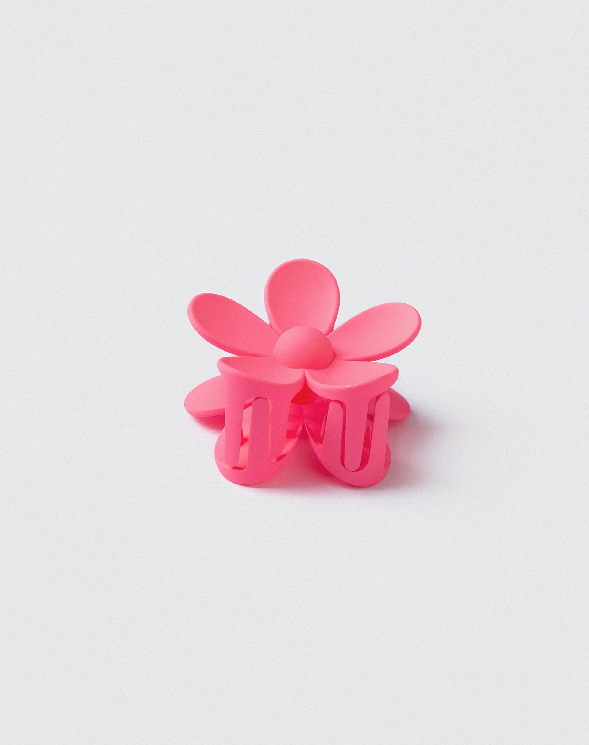 Flower Hair Claw in Pink - Image 3