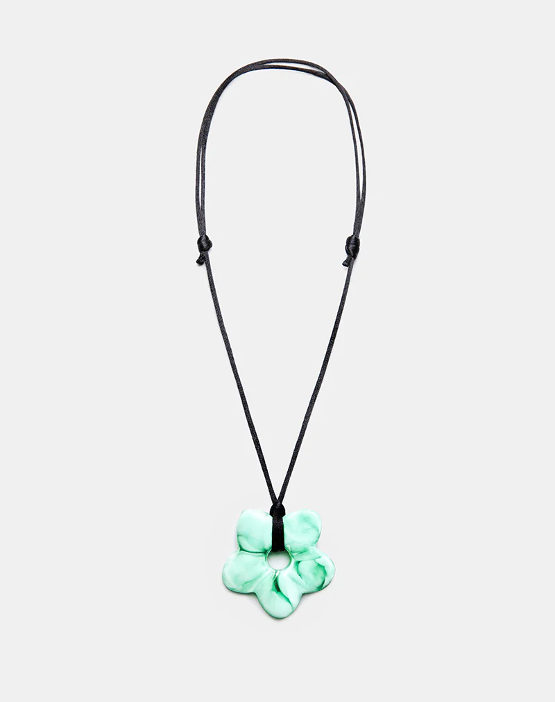 Flower Necklace in Resin Green - Image 4