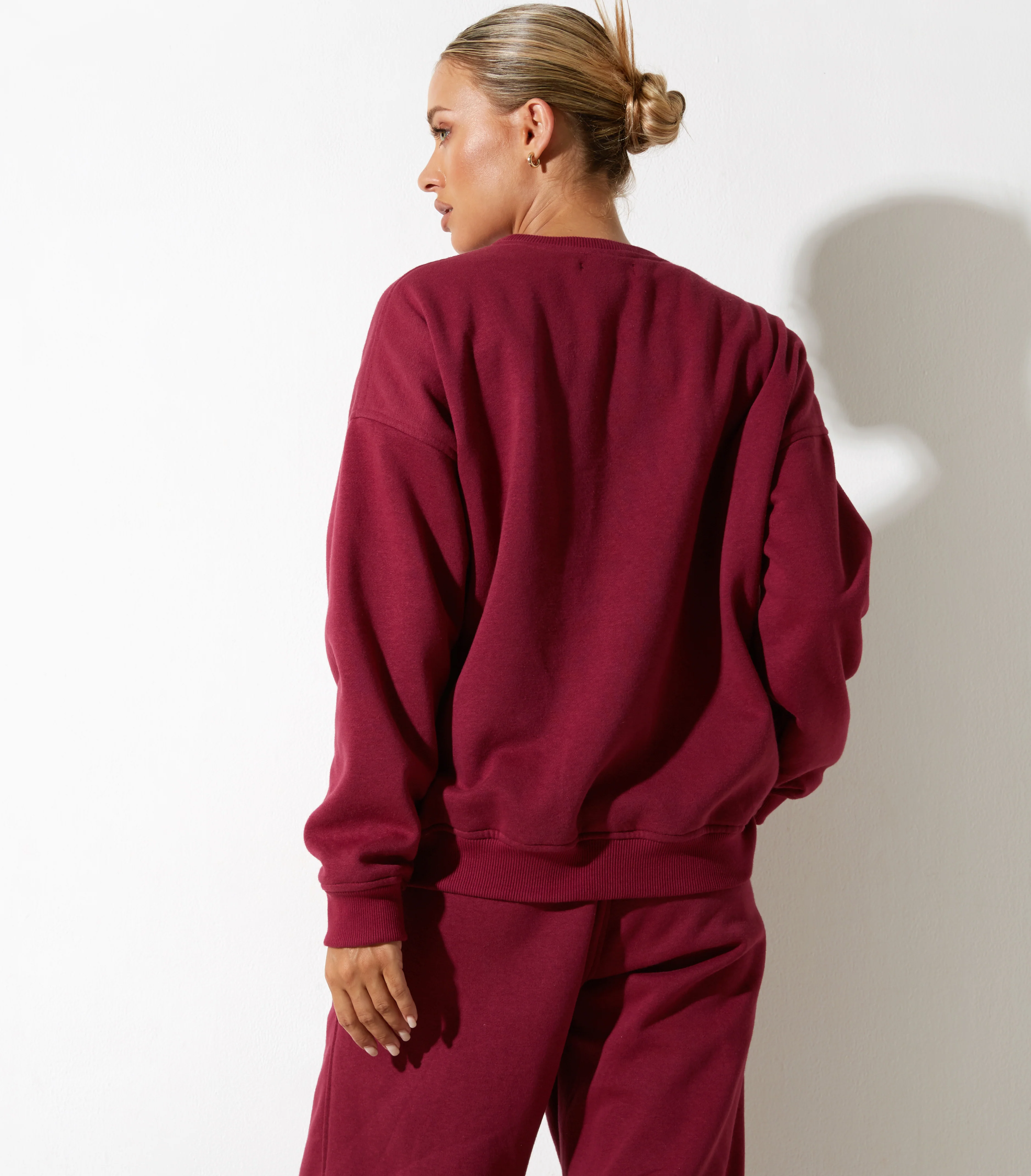 Glan Sweatshirt in Burgundy with 'Winning Team' Embro - Image 2