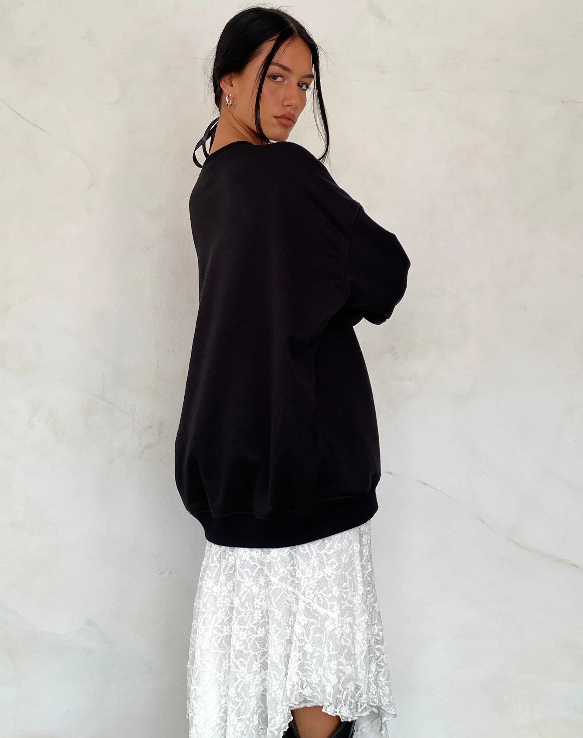 Glo Oversized Sweatshirt in Black with Heartbreaker Graphic - Image 6