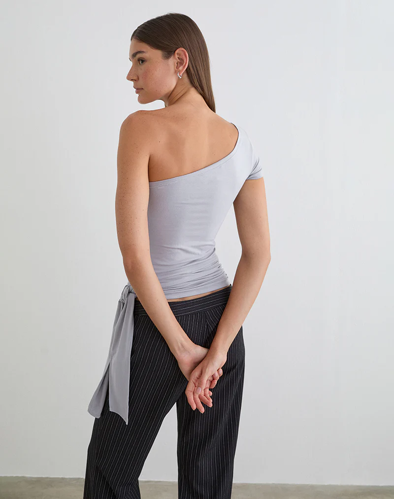 Gryfina Tie Belt Top in Rayon Jersey Lilac Grey - Image 5