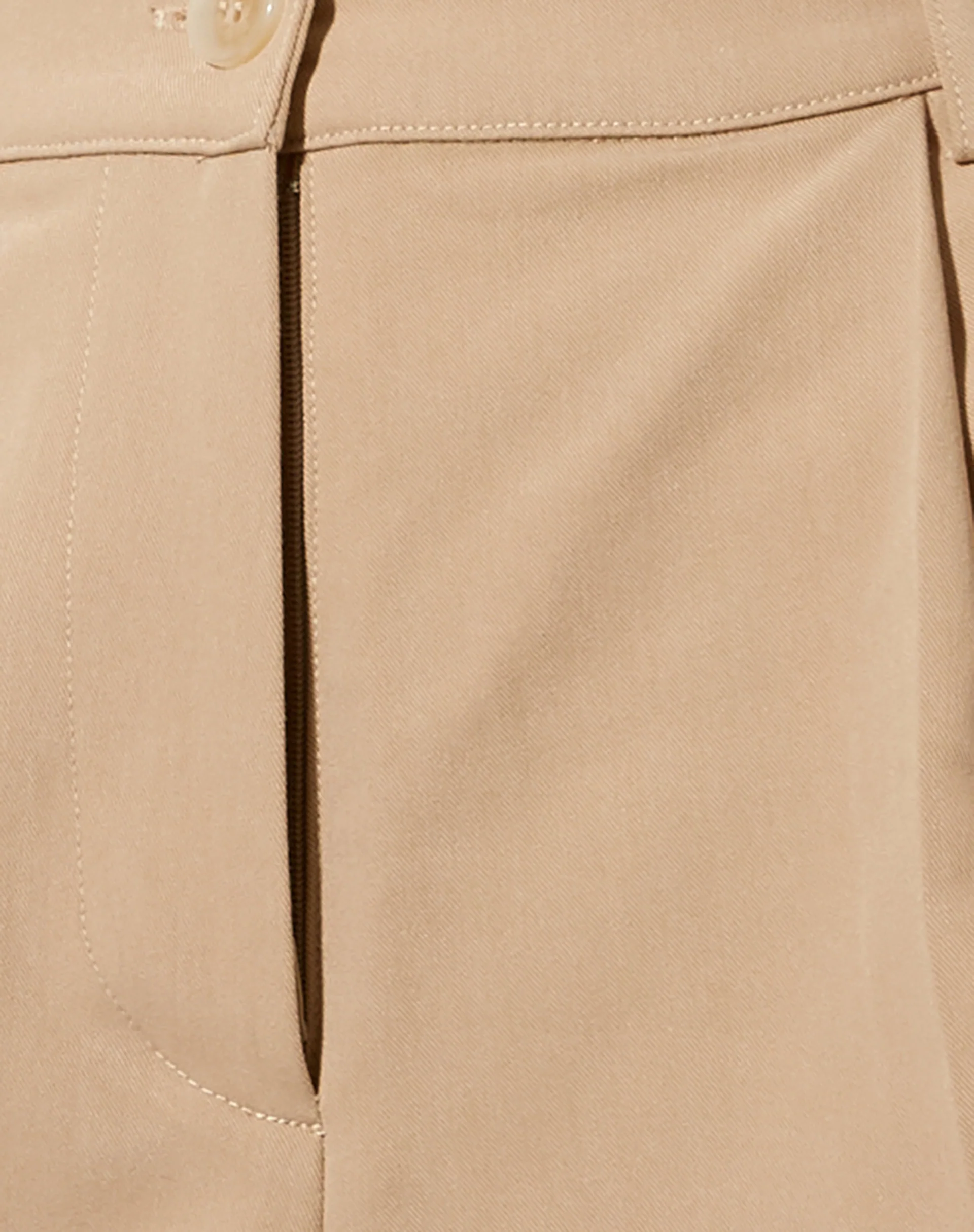 Hamo Tailored Short in Tan - Image 6