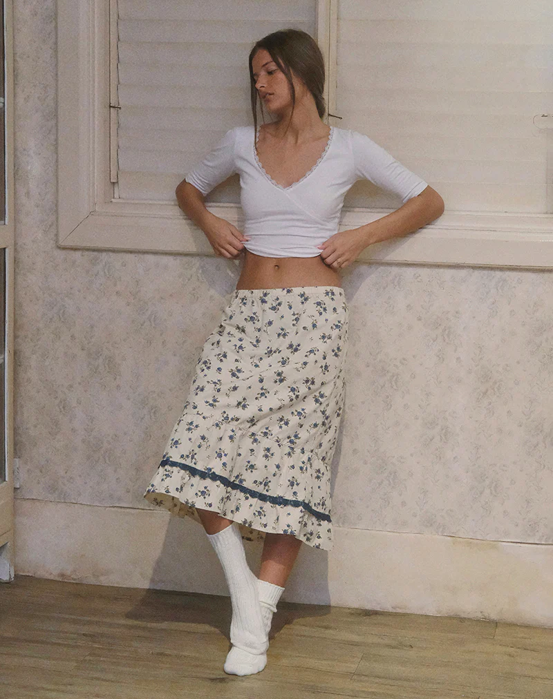 Ilaria Midi Skirt in Ditsy Leaf Rose Navy - Image 3