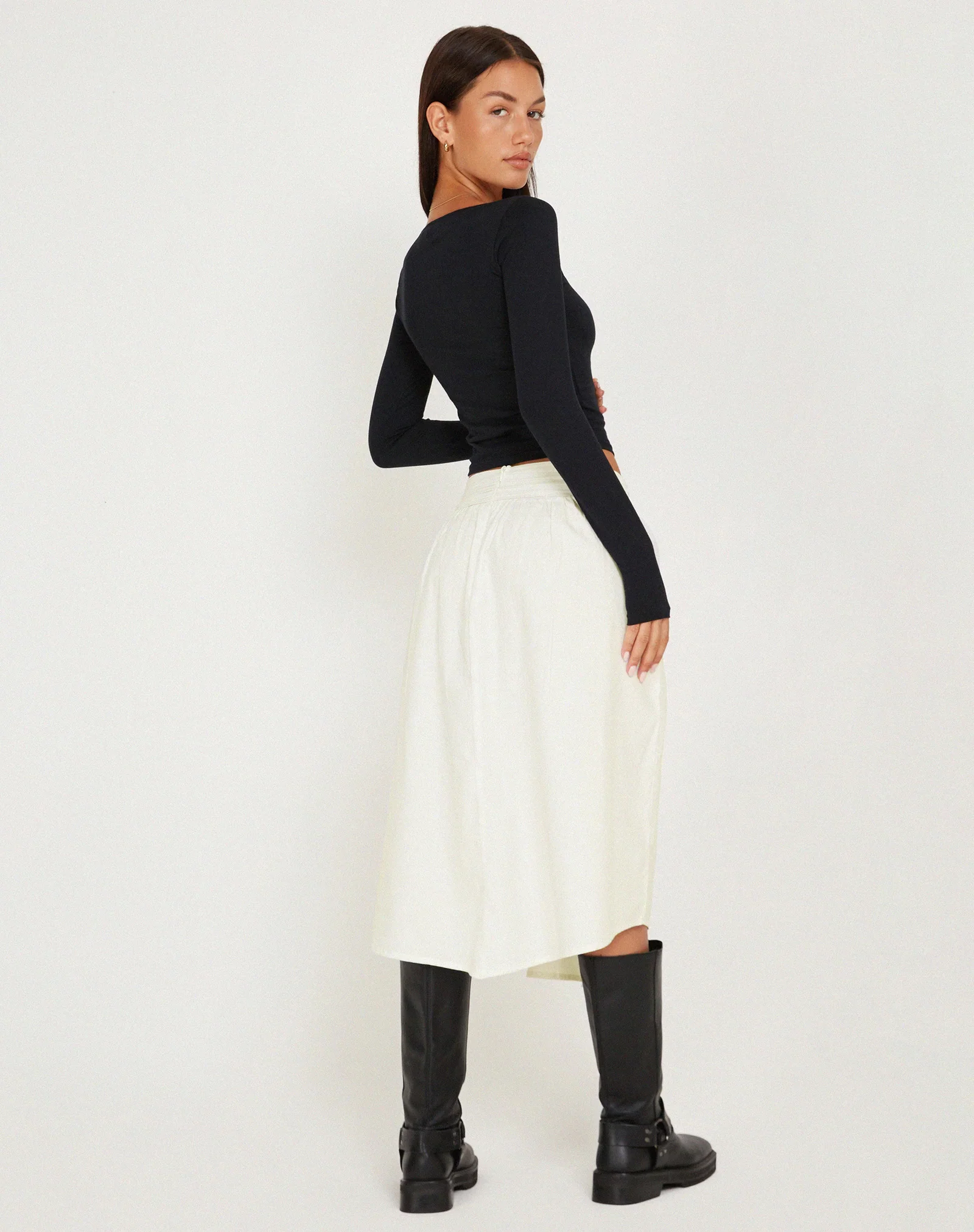 India Midi Skirt in White - Image 8