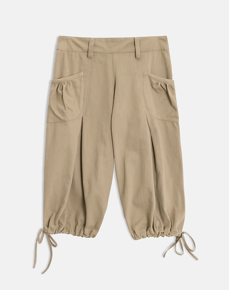 Iria Cargo Capri Trouser in Twill Khaki - Image 7