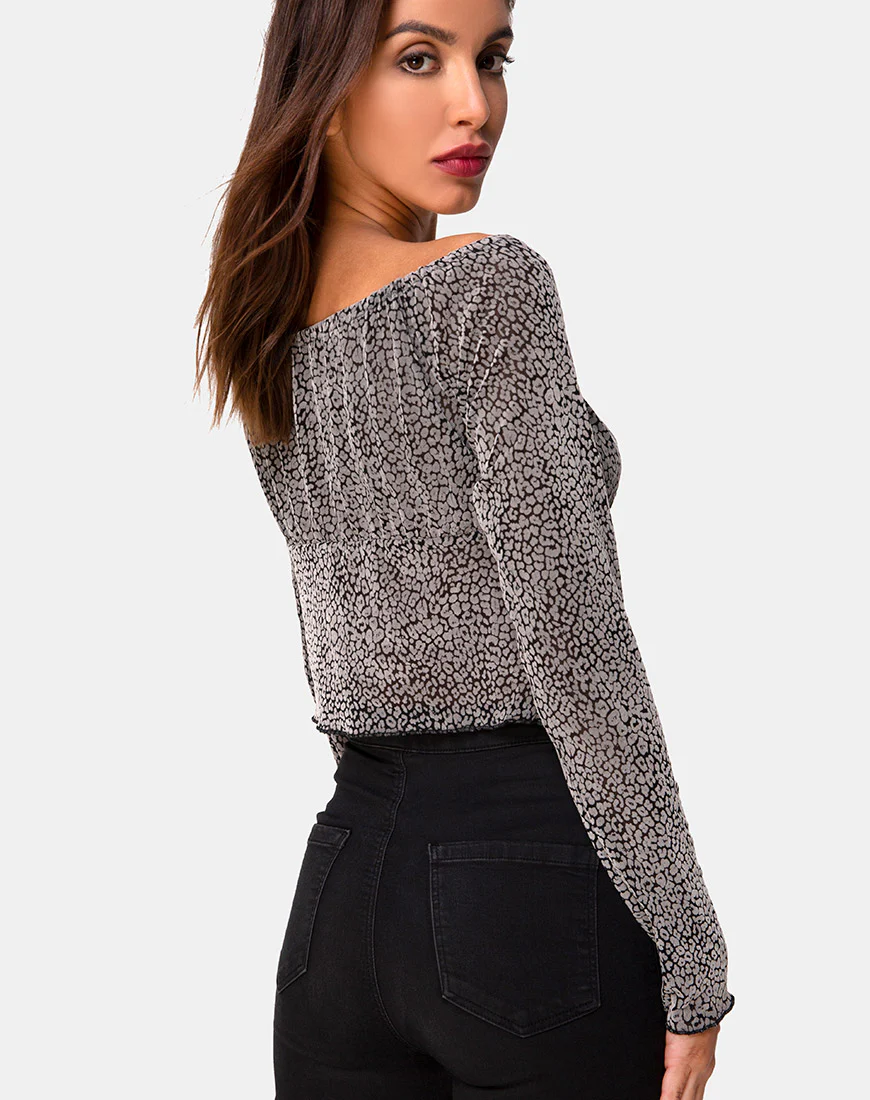 Janina Top in Ditsy Leopard Grey Flock - Image 2