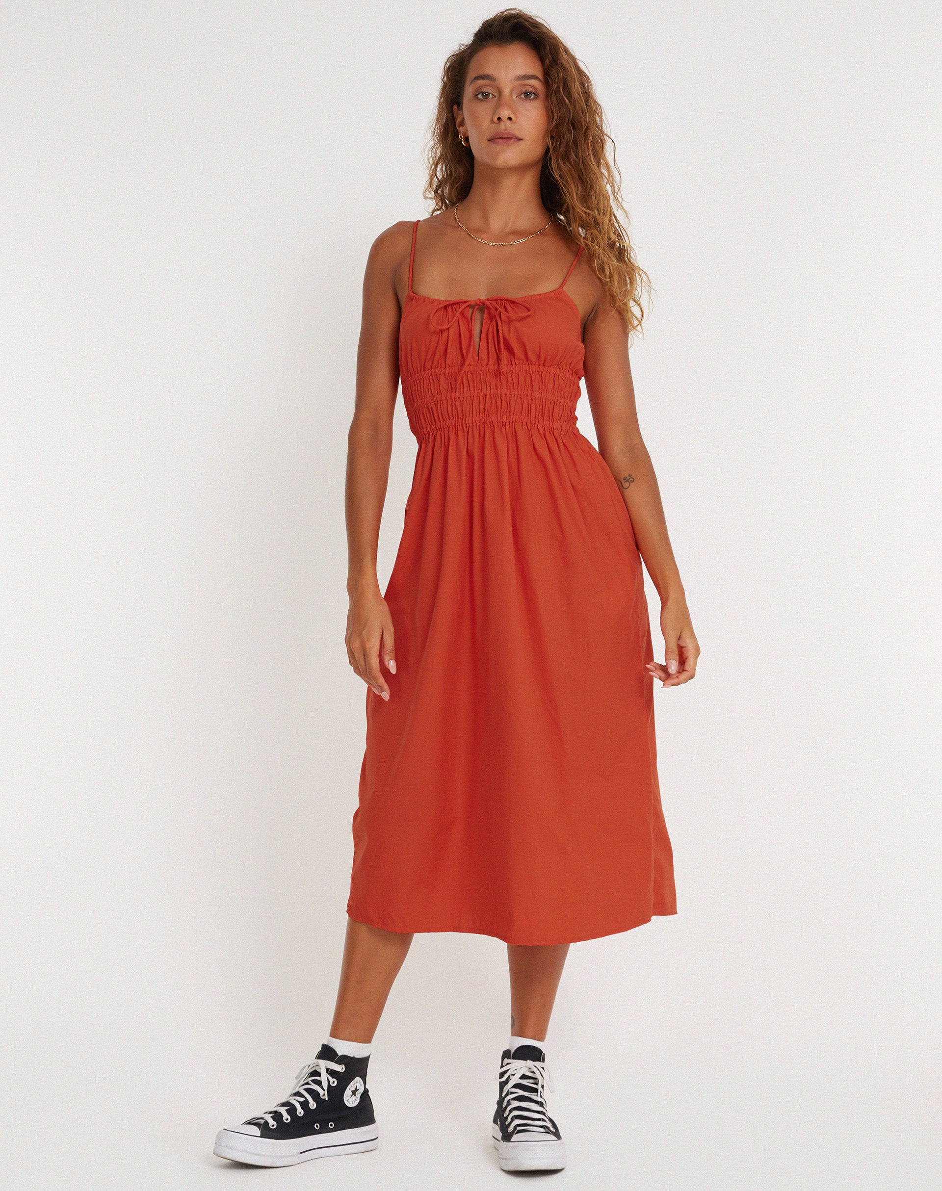 Jayko Midi Dress in Orange - Image 3