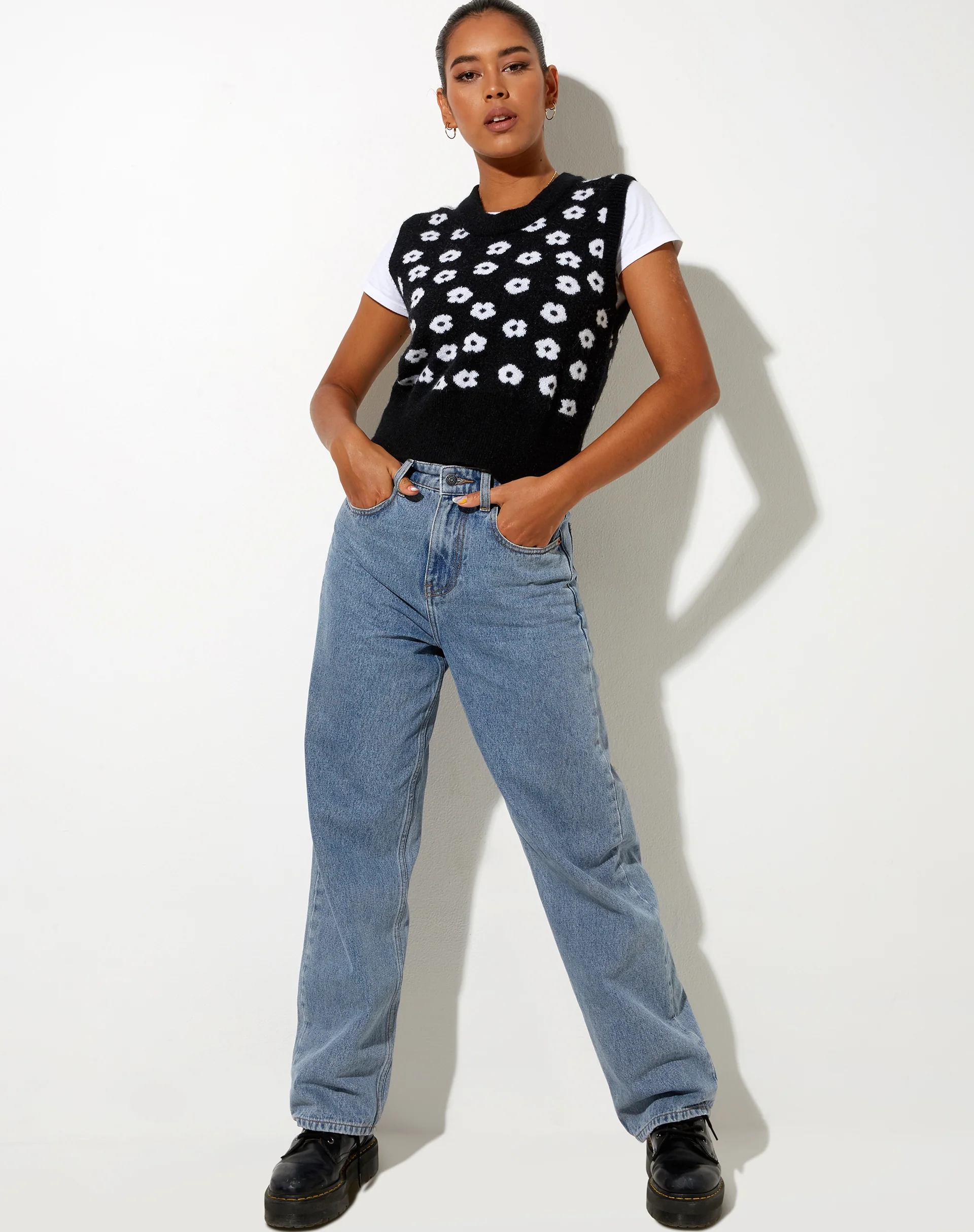 Joker Vest Top in Knit Black Daisy White - Image 3